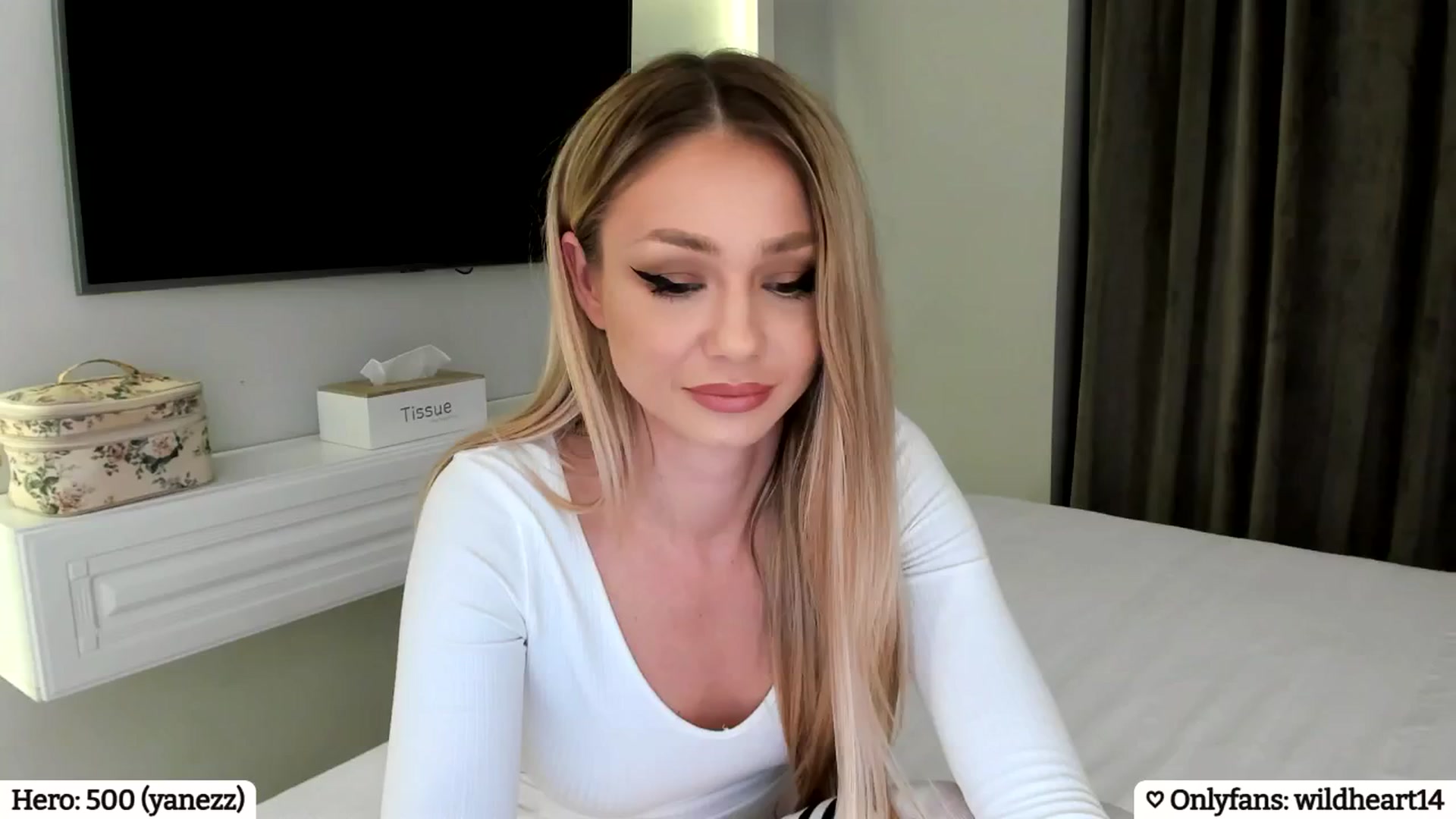 Gallery image thumbnail from Yveline's myfreecams stream on, 04/14/2025, 20:59 image 1 of 20