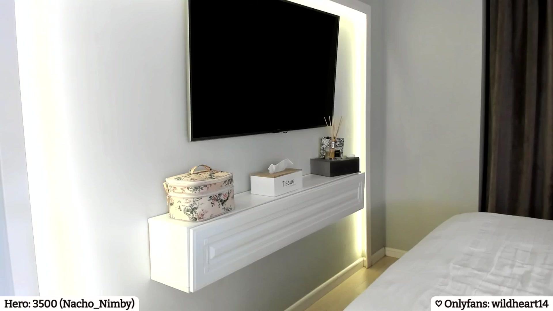 Gallery image thumbnail from Yveline's myfreecams stream on, 04/14/2025, 20:59 image 14 of 20
