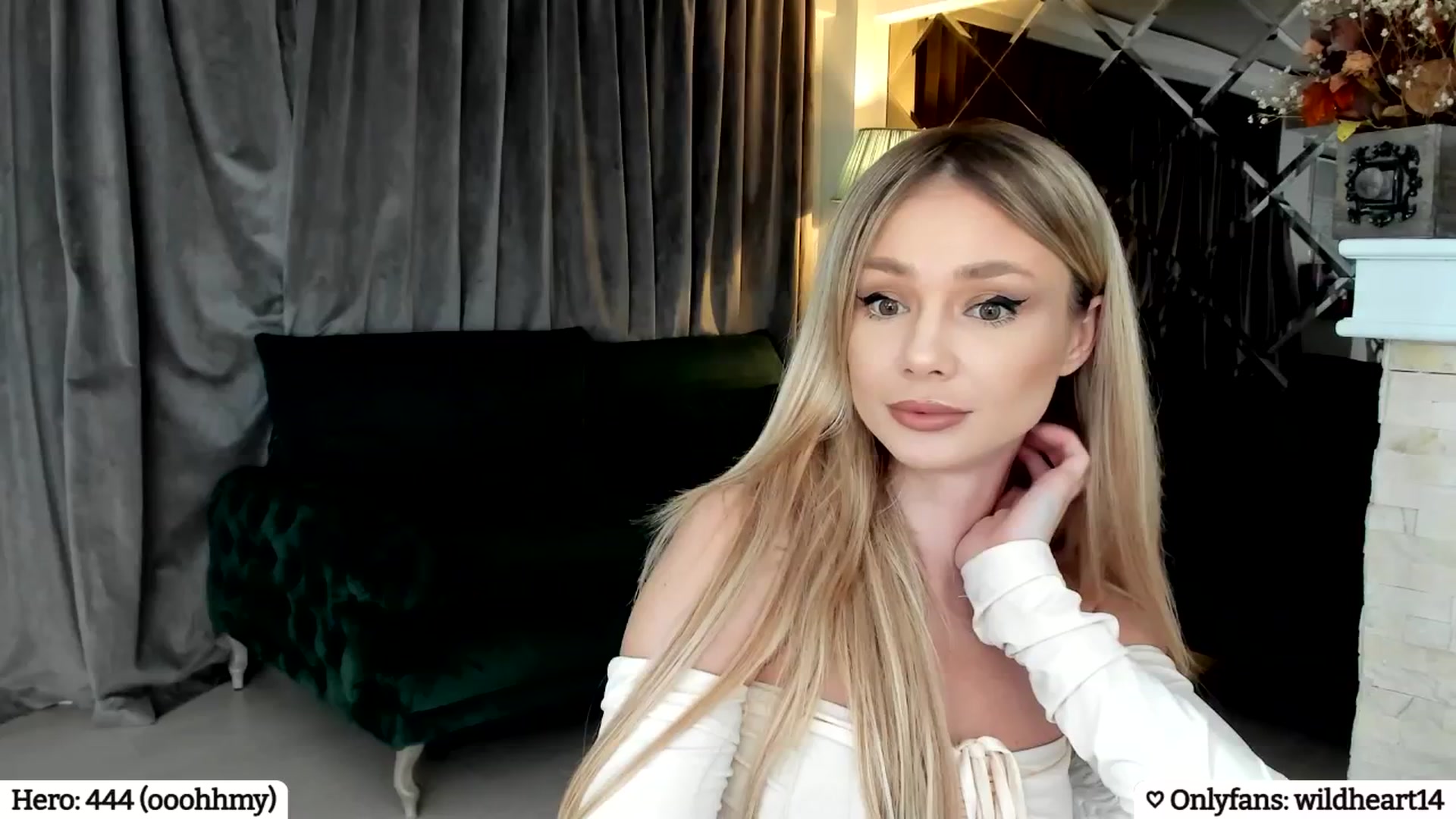 Gallery image thumbnail from Yveline's myfreecams stream on, 04/15/2025, 21:34 image 1 of 20