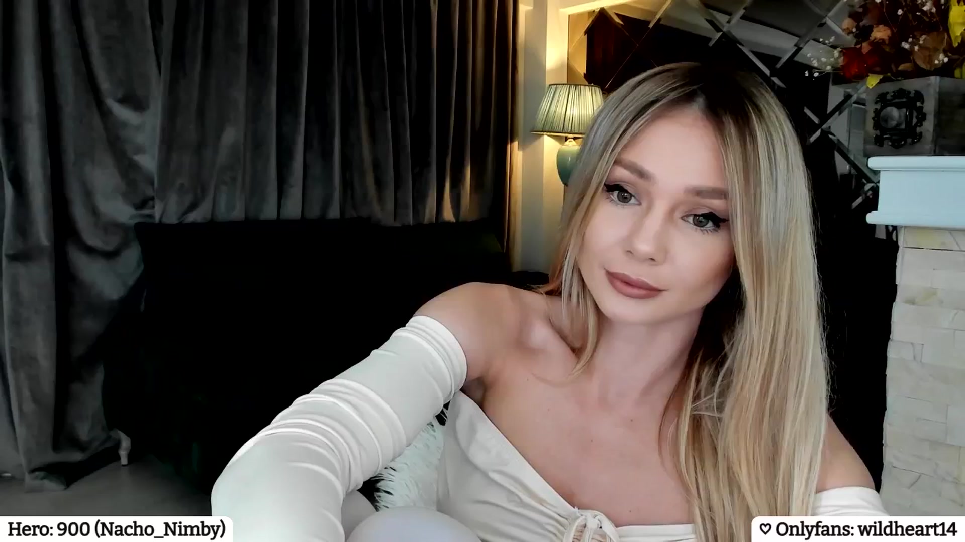 Gallery image thumbnail from Yveline's myfreecams stream on, 04/15/2025, 21:34 image 2 of 20
