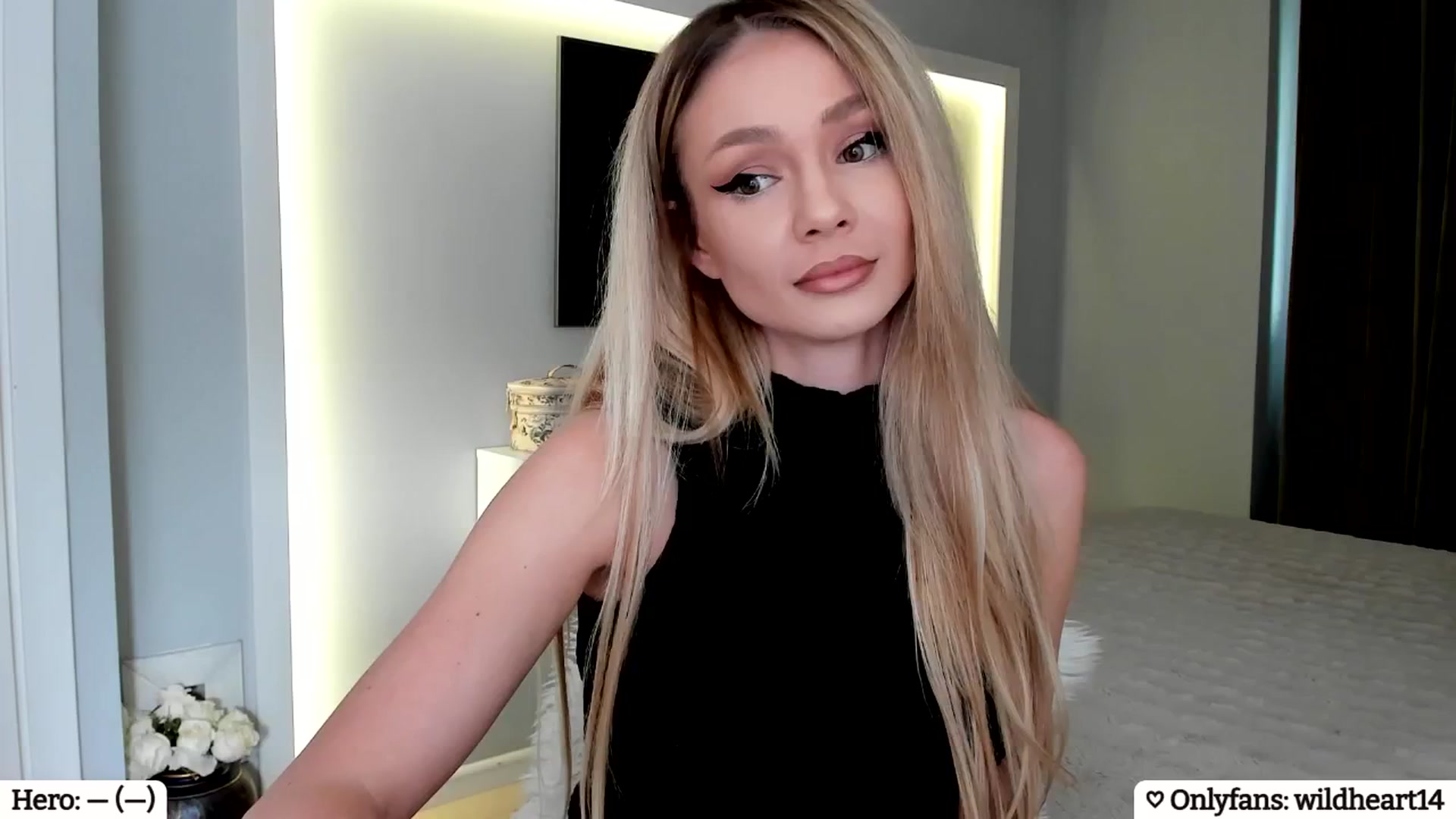 Gallery image thumbnail from Yveline's myfreecams stream on, 04/16/2025, 15:29 image 3 of 20