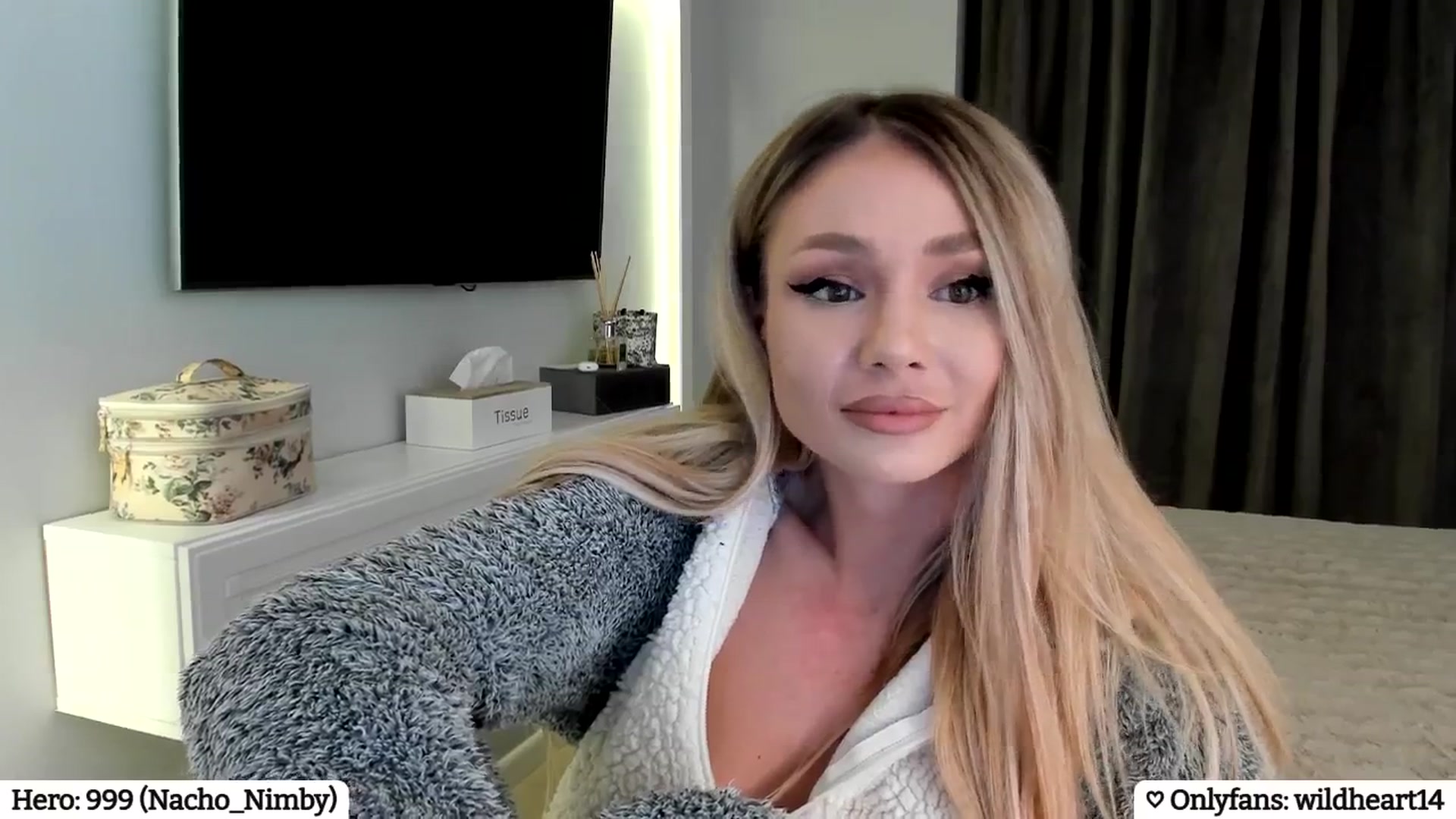 Gallery image thumbnail from Yveline's myfreecams stream on, 04/16/2025, 21:09 image 18 of 20