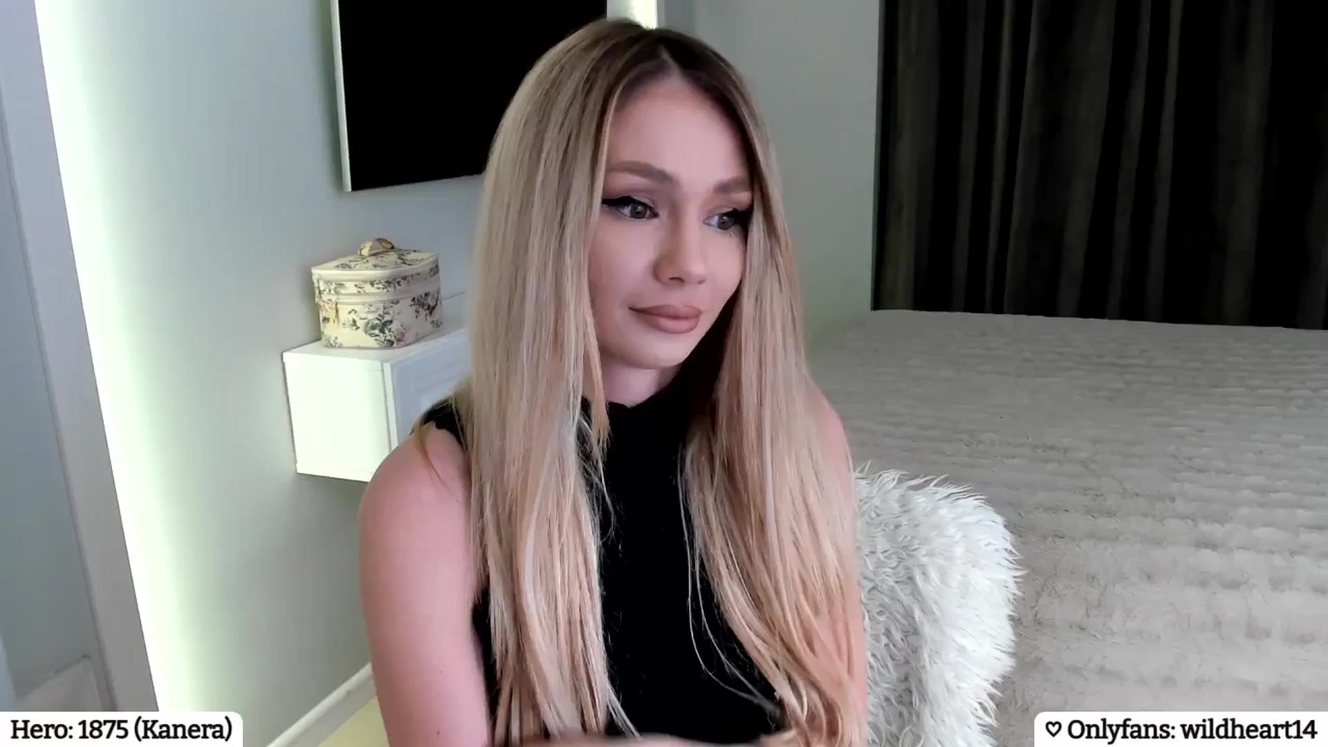 Gallery image thumbnail from Yveline's myfreecams stream on, 04/16/2025, 22:37 image 13 of 20