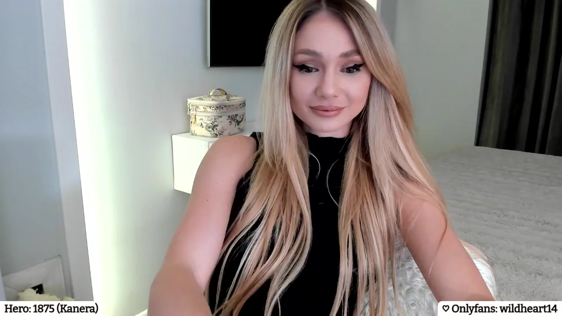 Gallery image thumbnail from Yveline's myfreecams stream on, 04/16/2025, 22:37 image 17 of 20