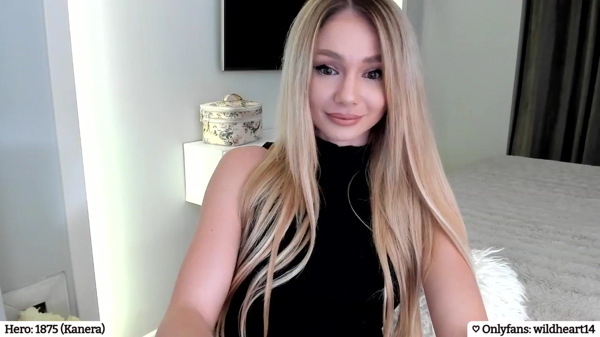 Gallery image thumbnail from Yveline's myfreecams stream on, 04/16/2025, 22:37 image 18 of 20