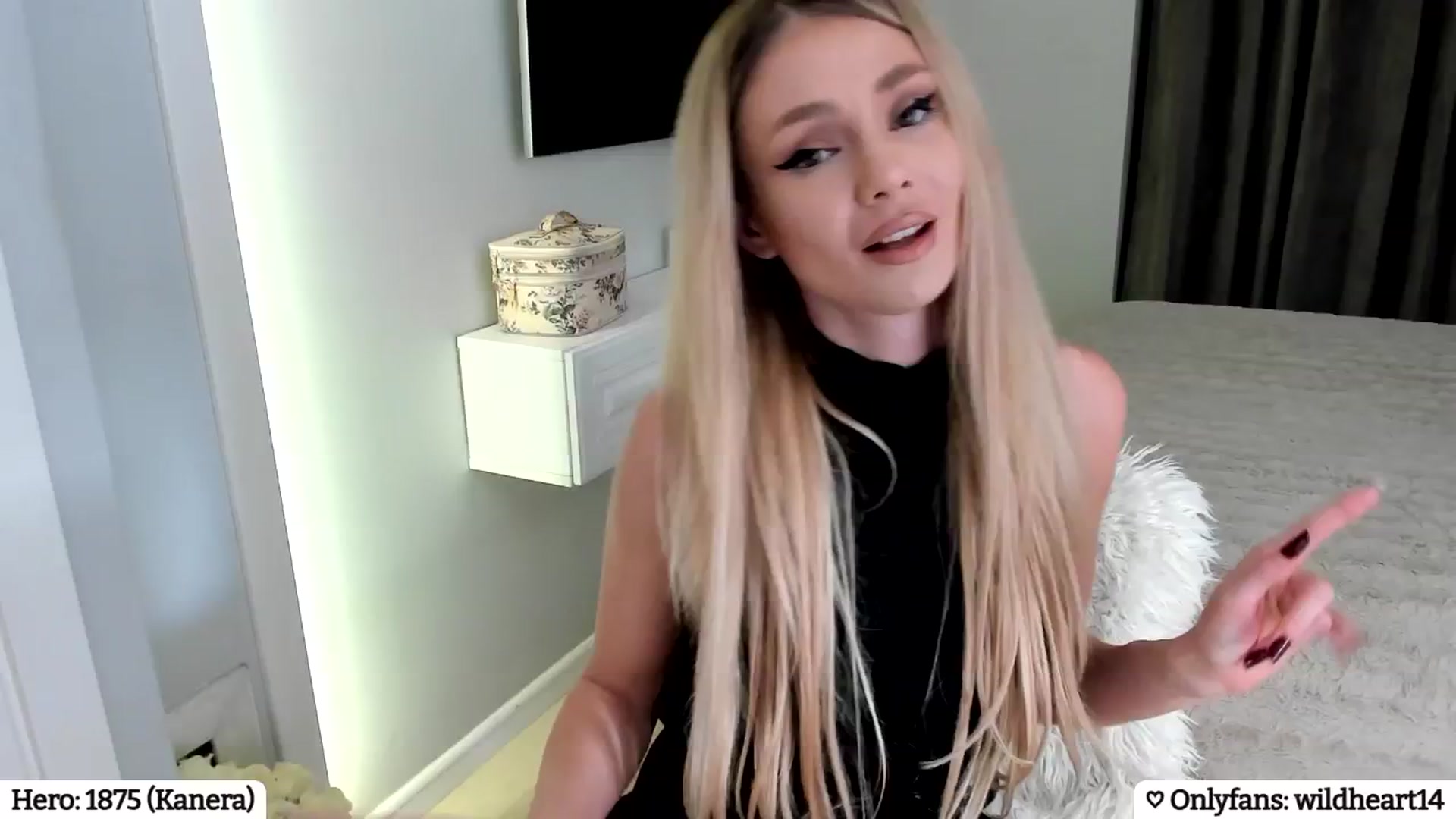Gallery image thumbnail from Yveline's myfreecams stream on, 04/16/2025, 22:37 image 7 of 20