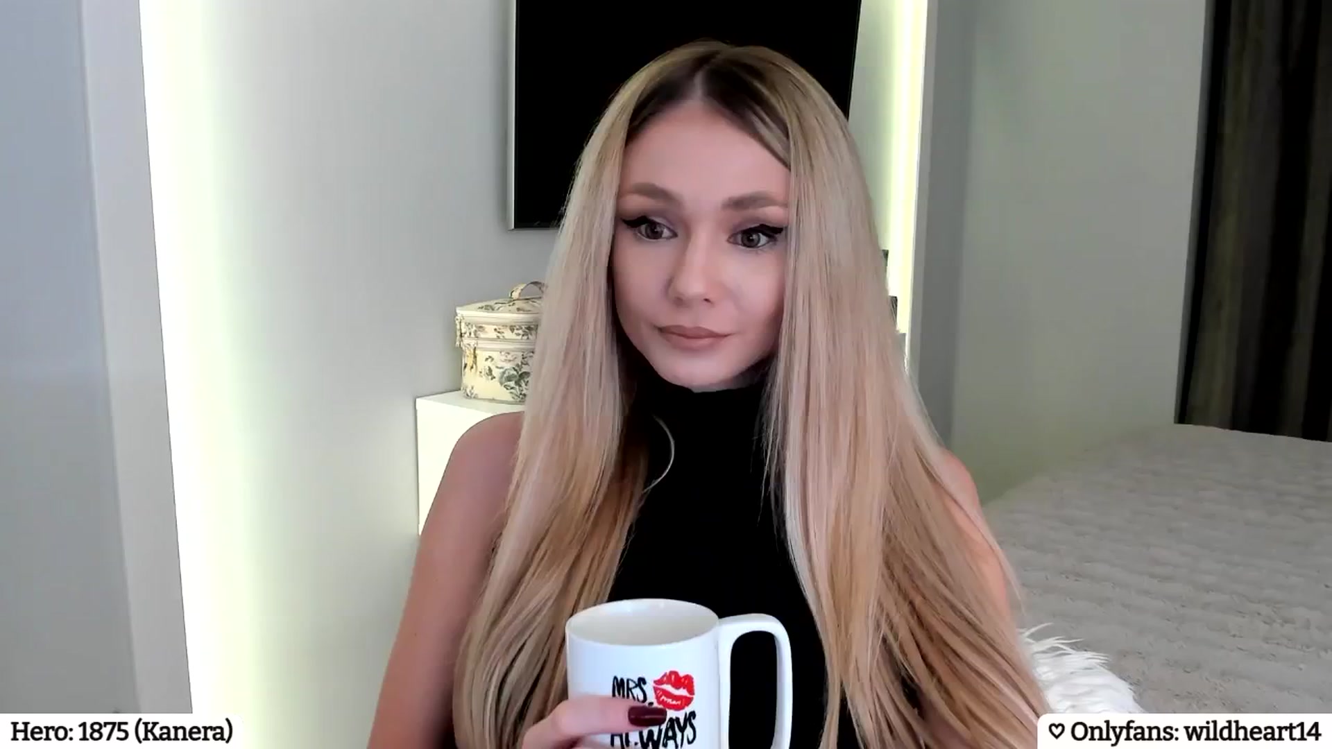 Gallery image thumbnail from Yveline's myfreecams stream on, 04/16/2025, 22:37 image 10 of 20