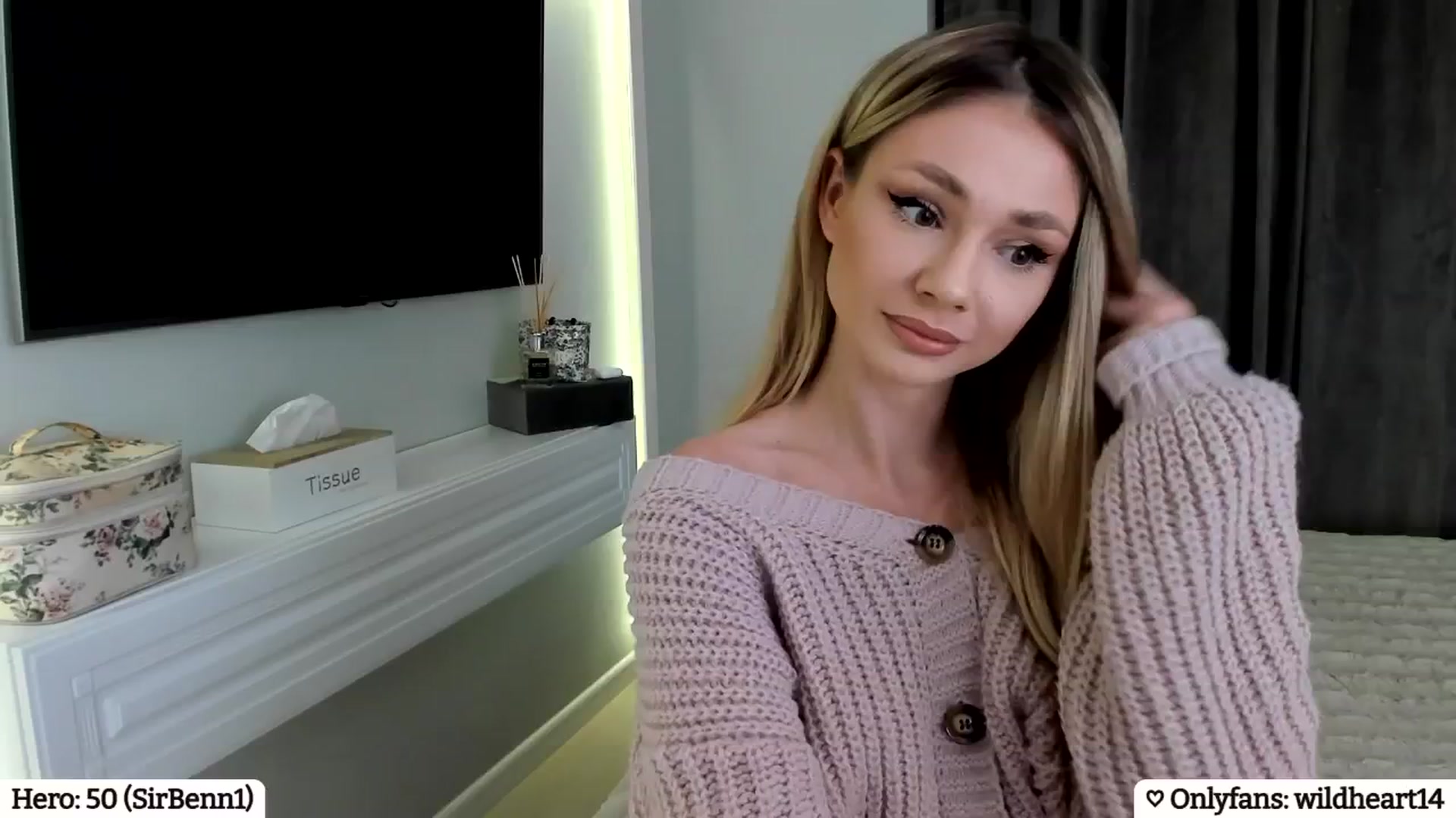 Gallery image thumbnail from Yveline's myfreecams stream on, 04/17/2025, 23:02 image 3 of 20