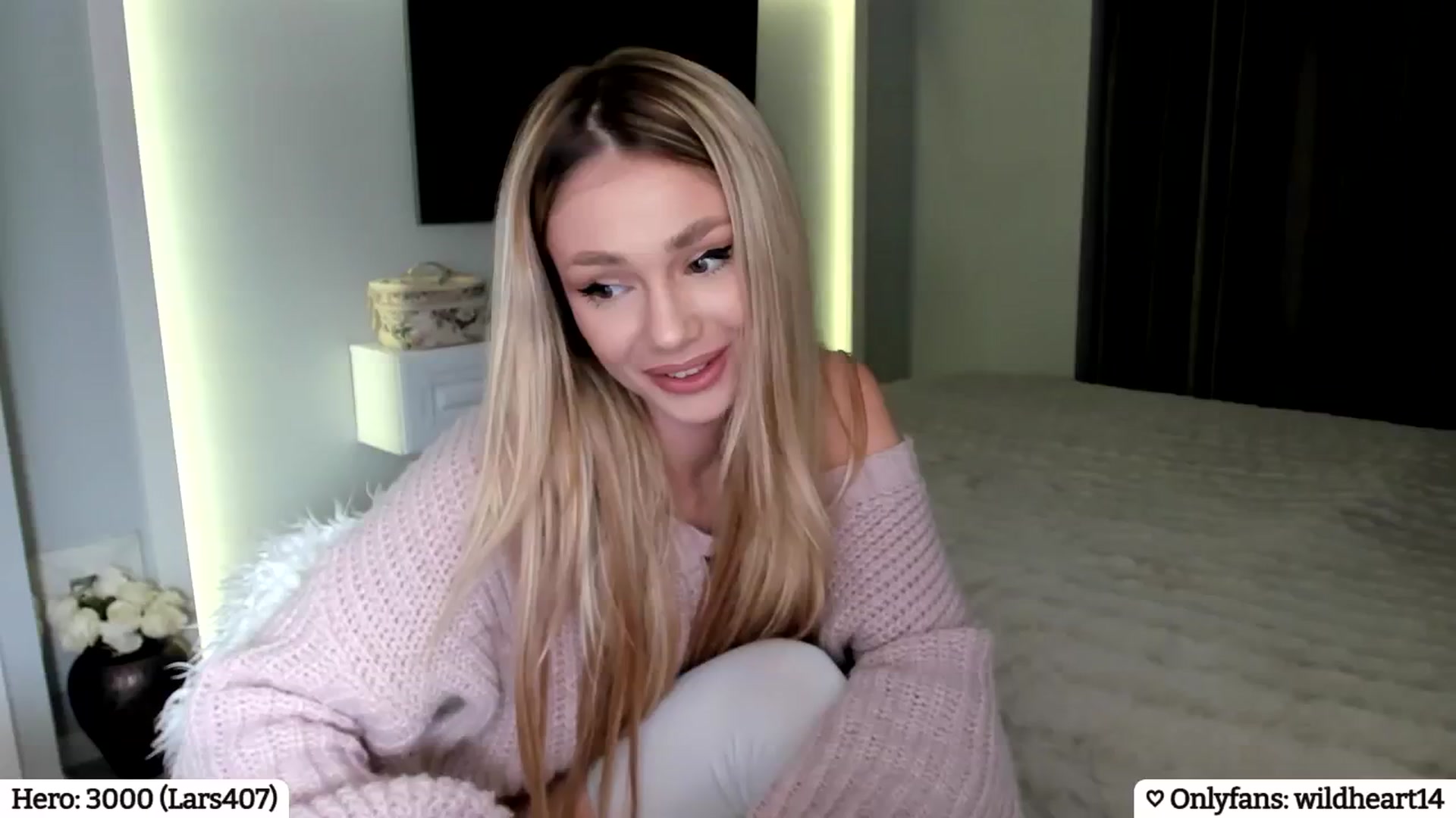 Gallery image thumbnail from Yveline's myfreecams stream on, 04/17/2025, 23:02 image 14 of 20