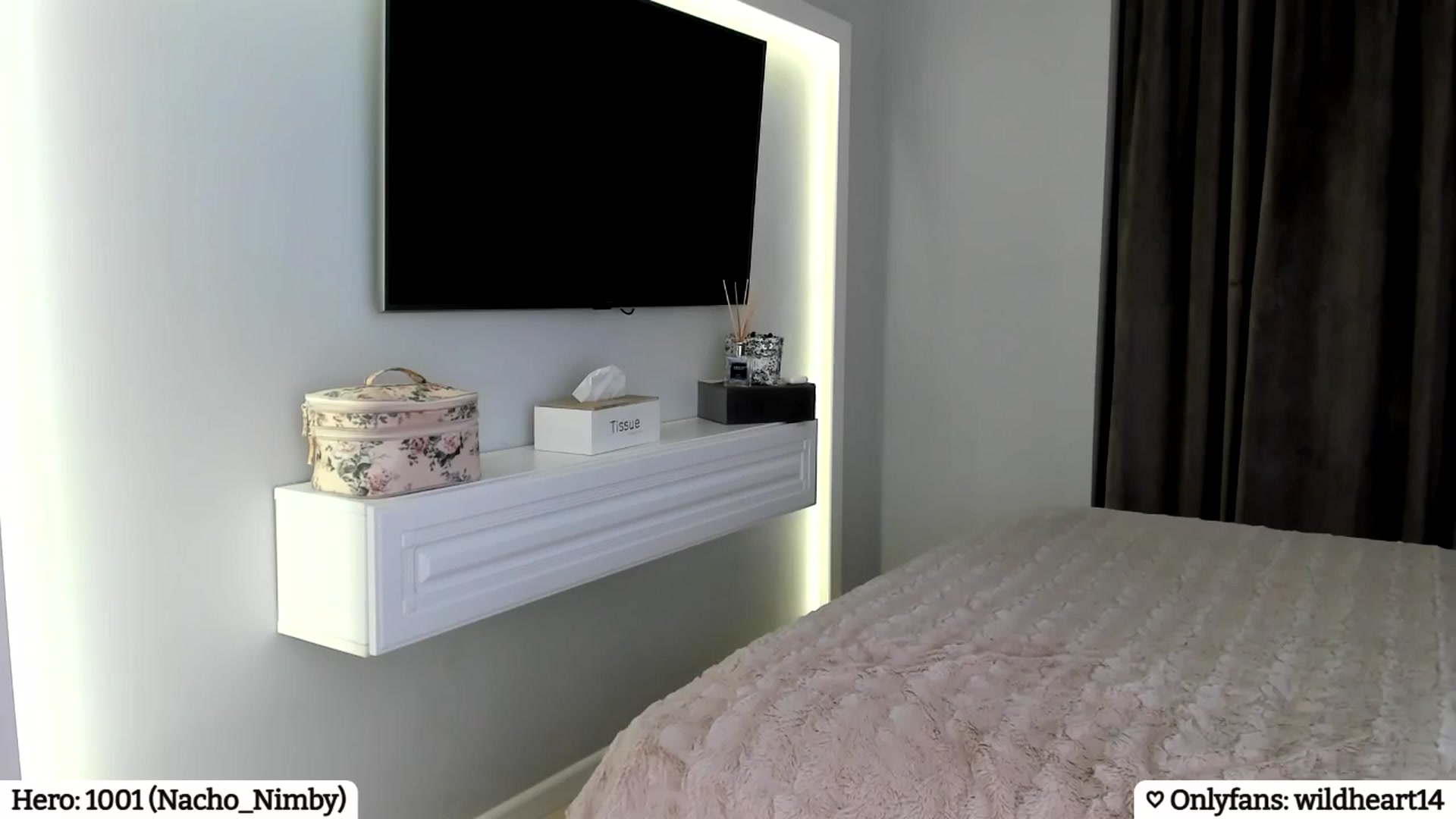 Gallery image thumbnail from Yveline's myfreecams stream on, 04/18/2025, 20:49 image 19 of 20