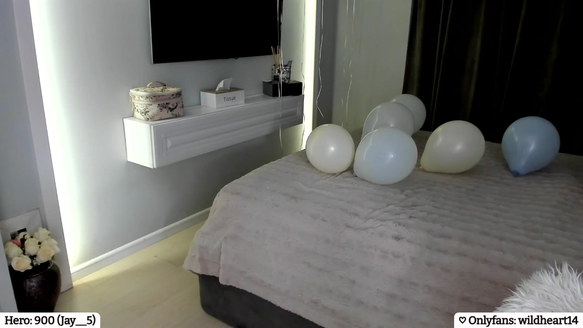 Gallery image thumbnail from Yveline's myfreecams stream on, 04/26/2025, 21:37 image 13 of 20