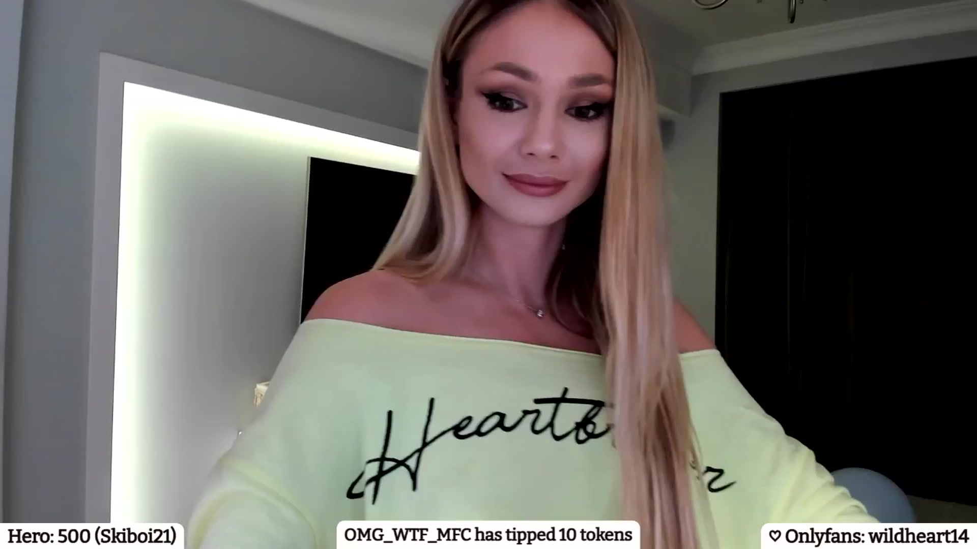 Gallery image thumbnail from Yveline's myfreecams stream on, 04/28/2025, 24:37 image 9 of 20