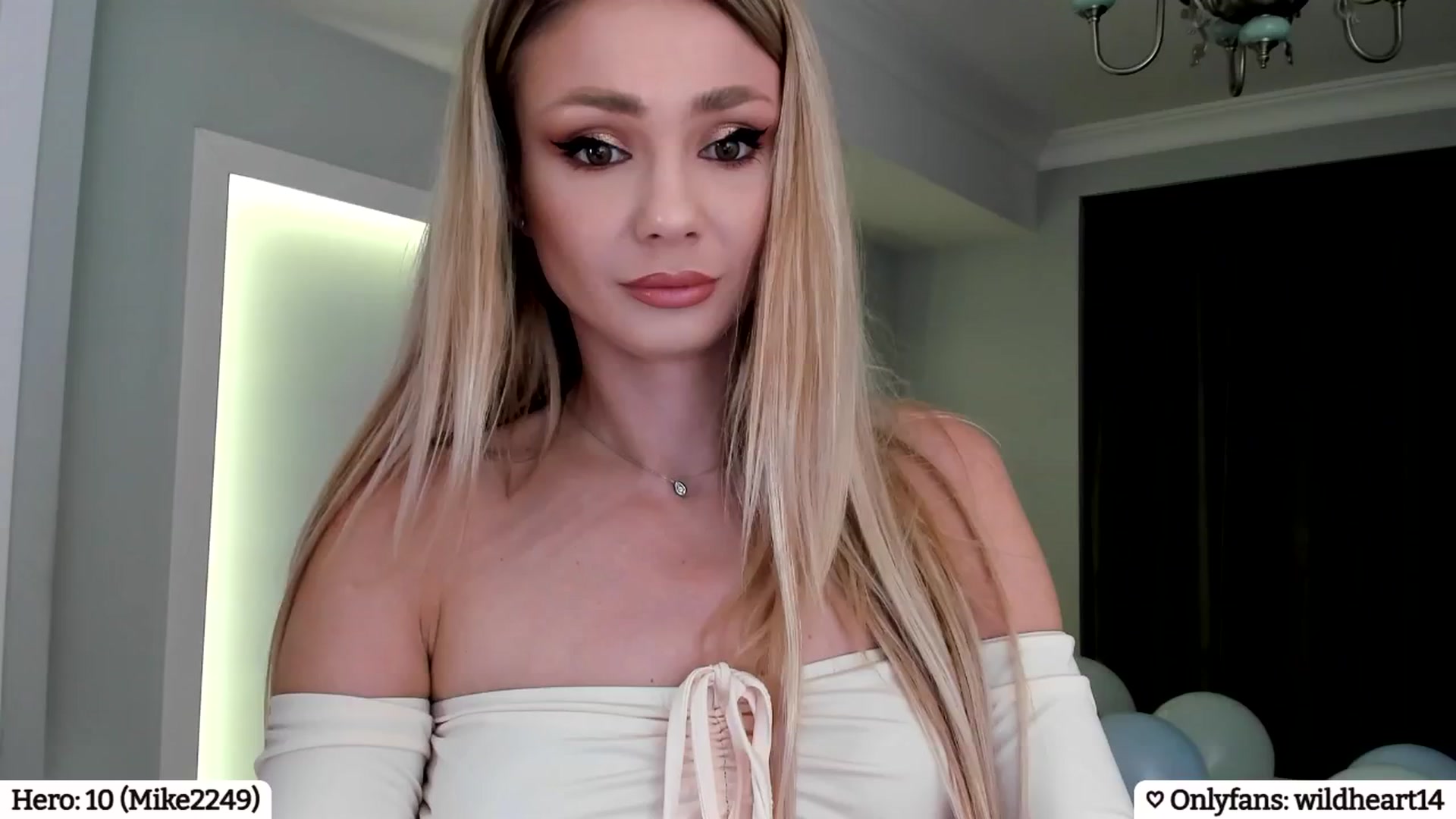 Gallery image thumbnail from Yveline's myfreecams stream on, 04/28/2025, 20:43 image 3 of 20