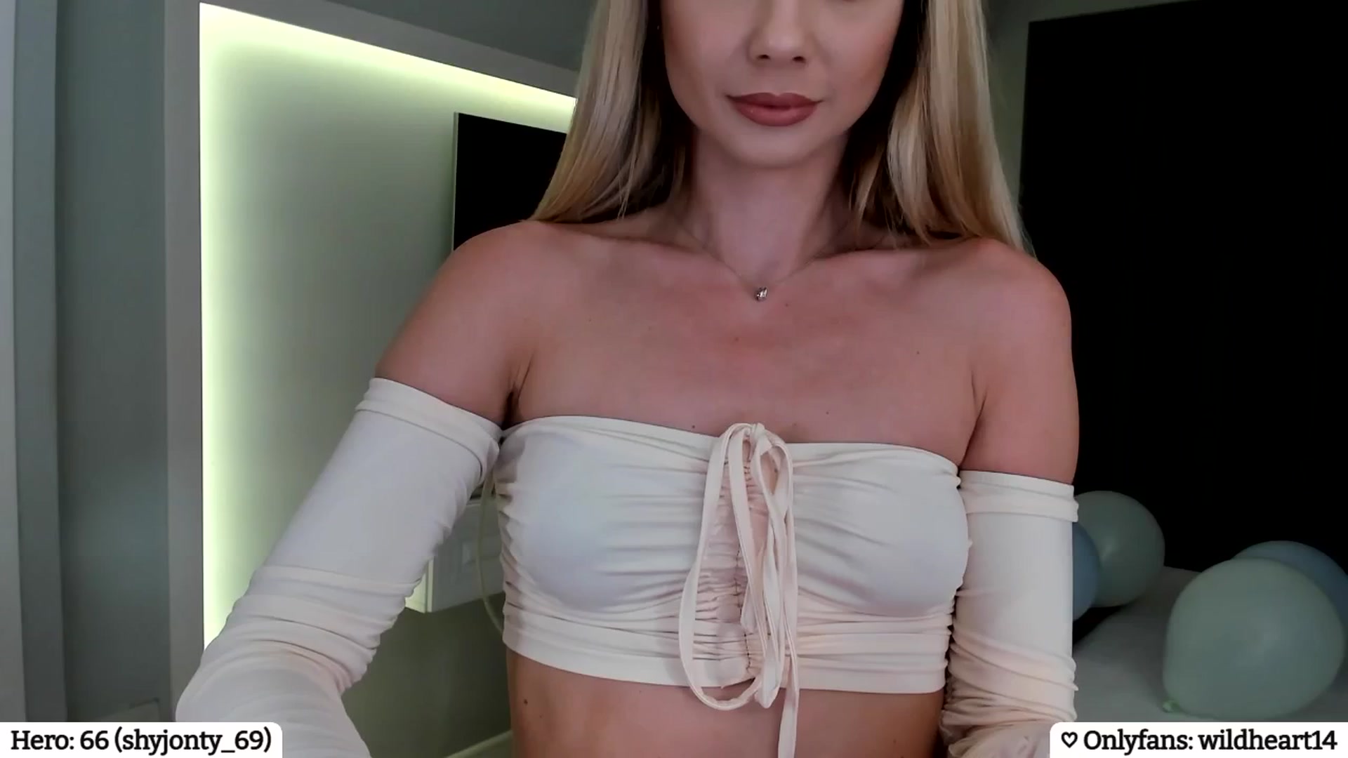 Gallery image thumbnail from Yveline's myfreecams stream on, 04/28/2025, 20:43 image 7 of 20