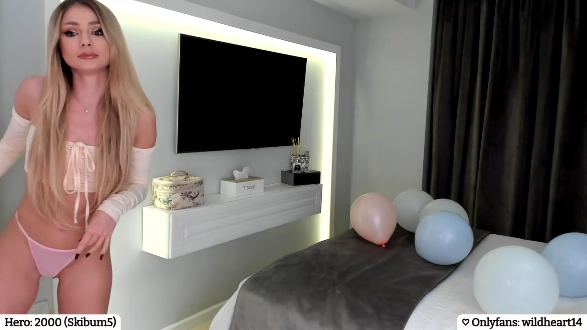 Gallery image thumbnail from Yveline's myfreecams stream on, 04/29/2025, 01:03 image 14 of 20
