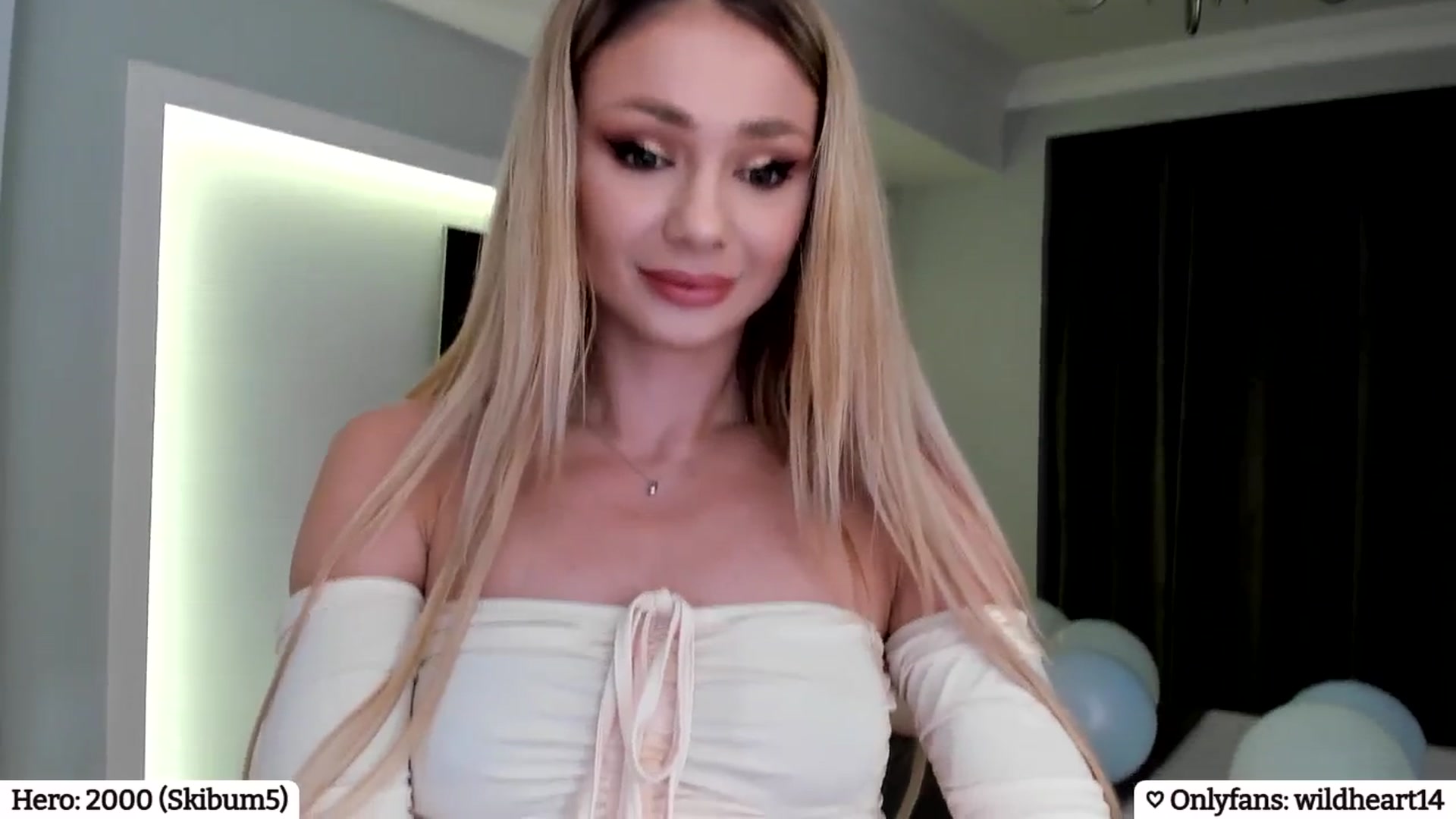 Gallery image thumbnail from Yveline's myfreecams stream on, 04/29/2025, 01:03 image 3 of 20