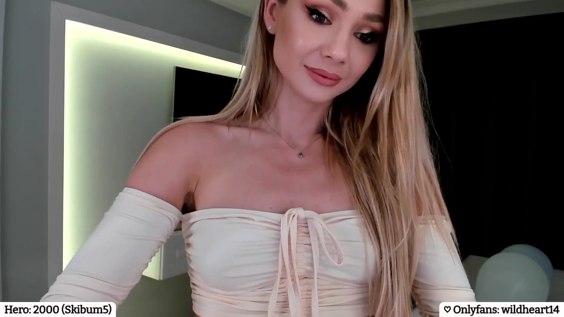 Gallery image thumbnail from Yveline's myfreecams stream on, 04/29/2025, 01:03 image 8 of 20