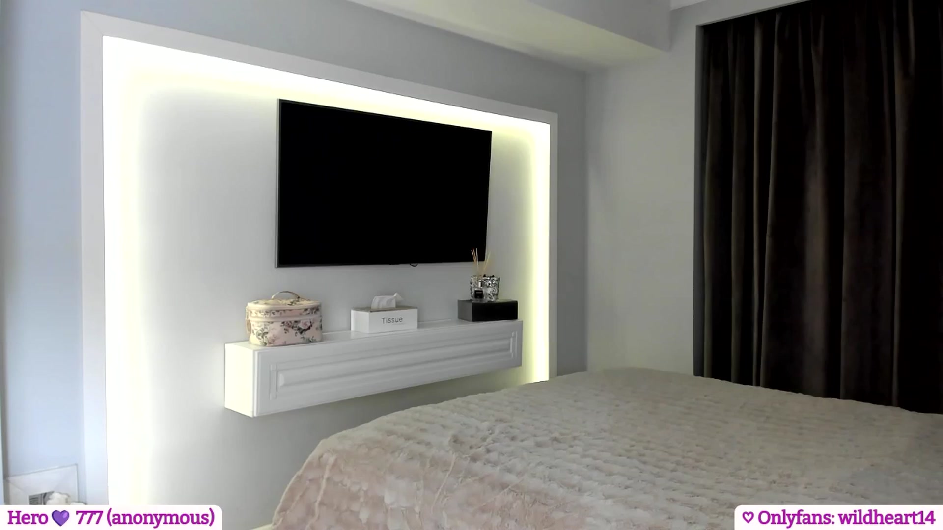 Gallery image thumbnail from Yveline's myfreecams stream on, 05/07/2025, 21:01 image 12 of 20