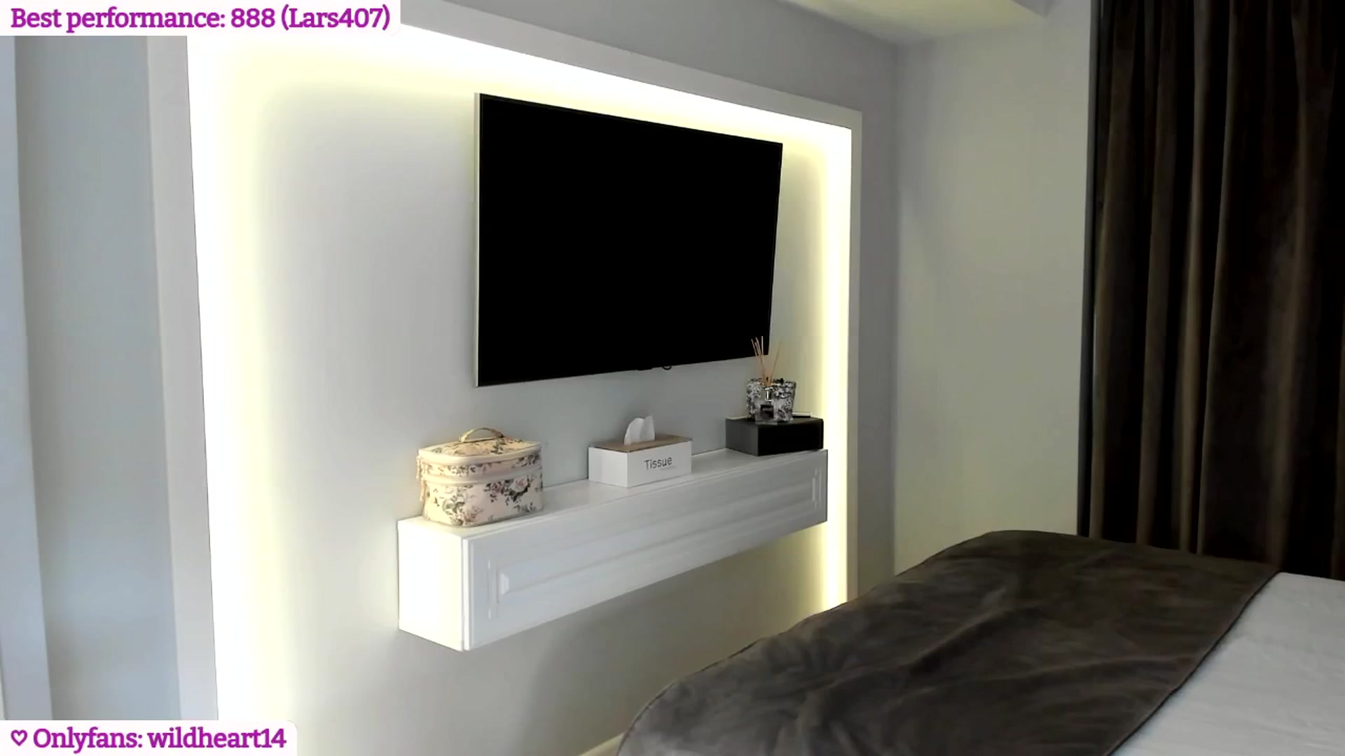 Gallery image thumbnail from Yveline's myfreecams stream on, 05/16/2025, 16:42 image 6 of 20