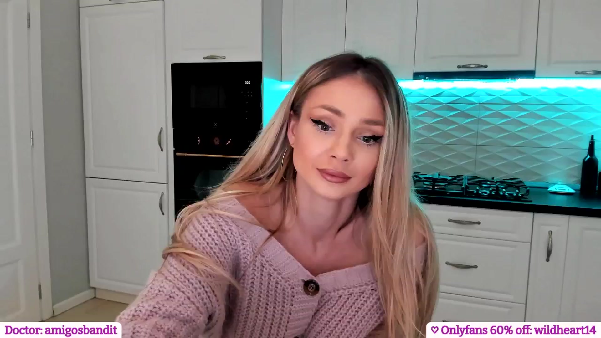 Gallery image thumbnail from Yveline's myfreecams stream on, 05/28/2025, 22:20 image 6 of 20