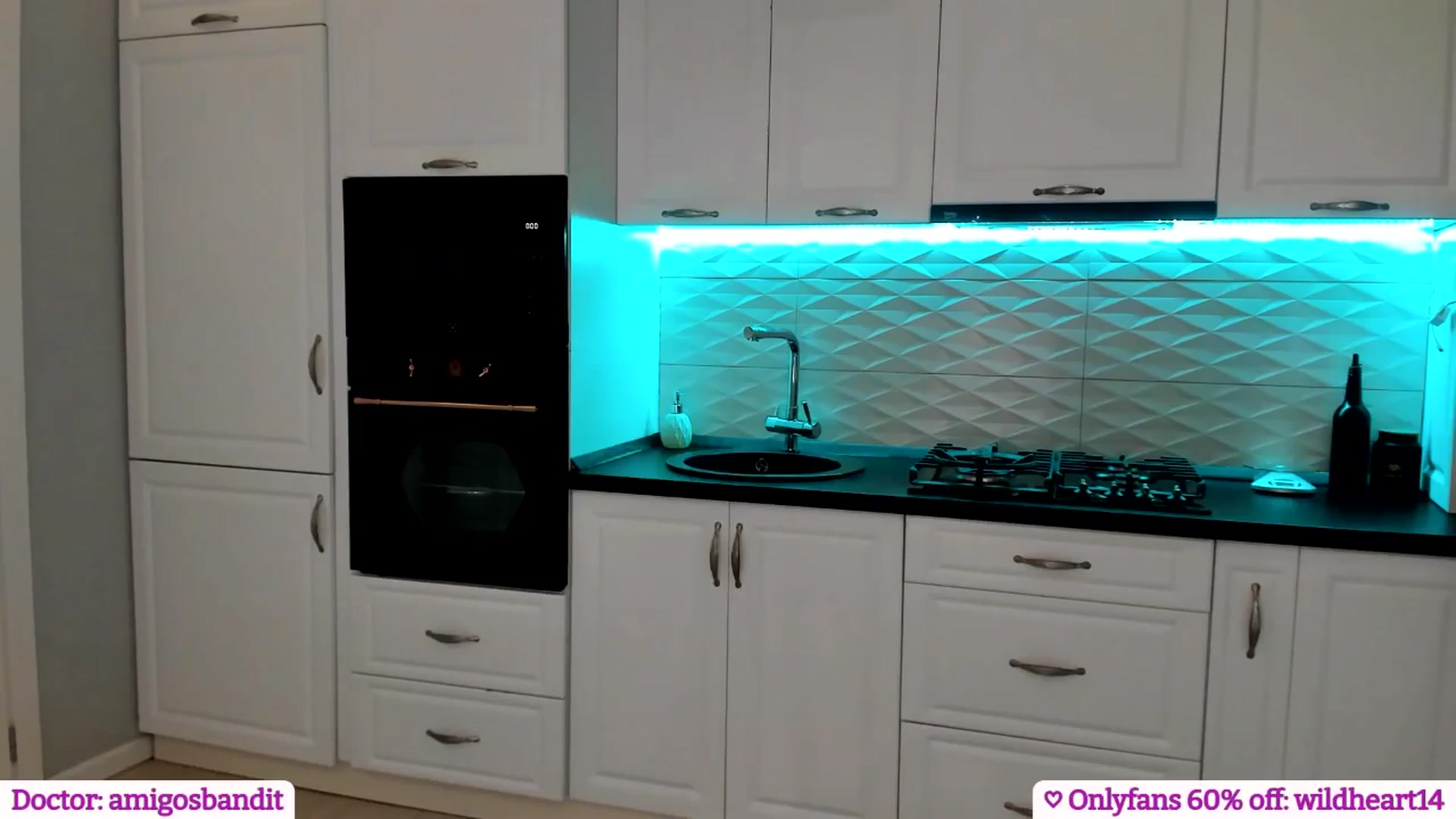 Gallery image thumbnail from Yveline's myfreecams stream on, 05/28/2025, 22:20 image 16 of 20