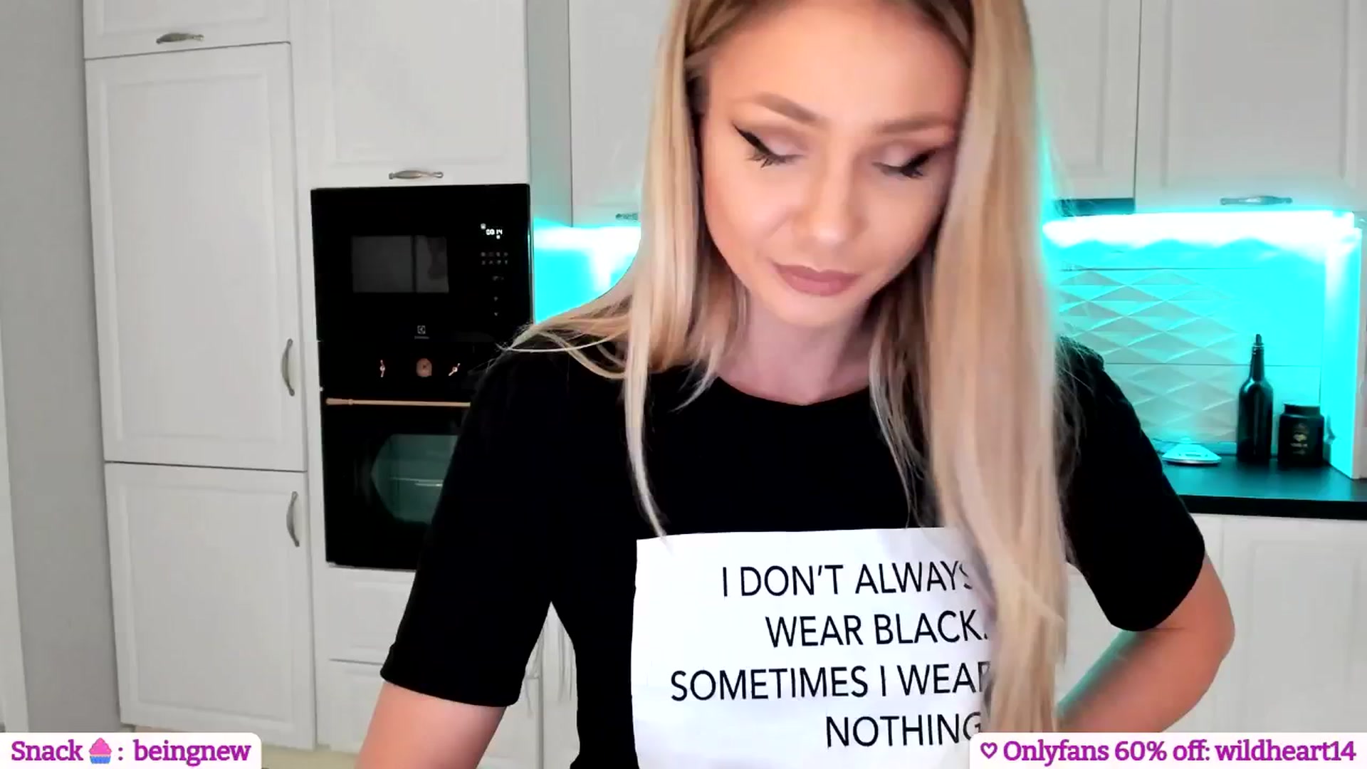 Gallery image thumbnail from Yveline's myfreecams stream on, 05/30/2025, 24:13 image 18 of 20