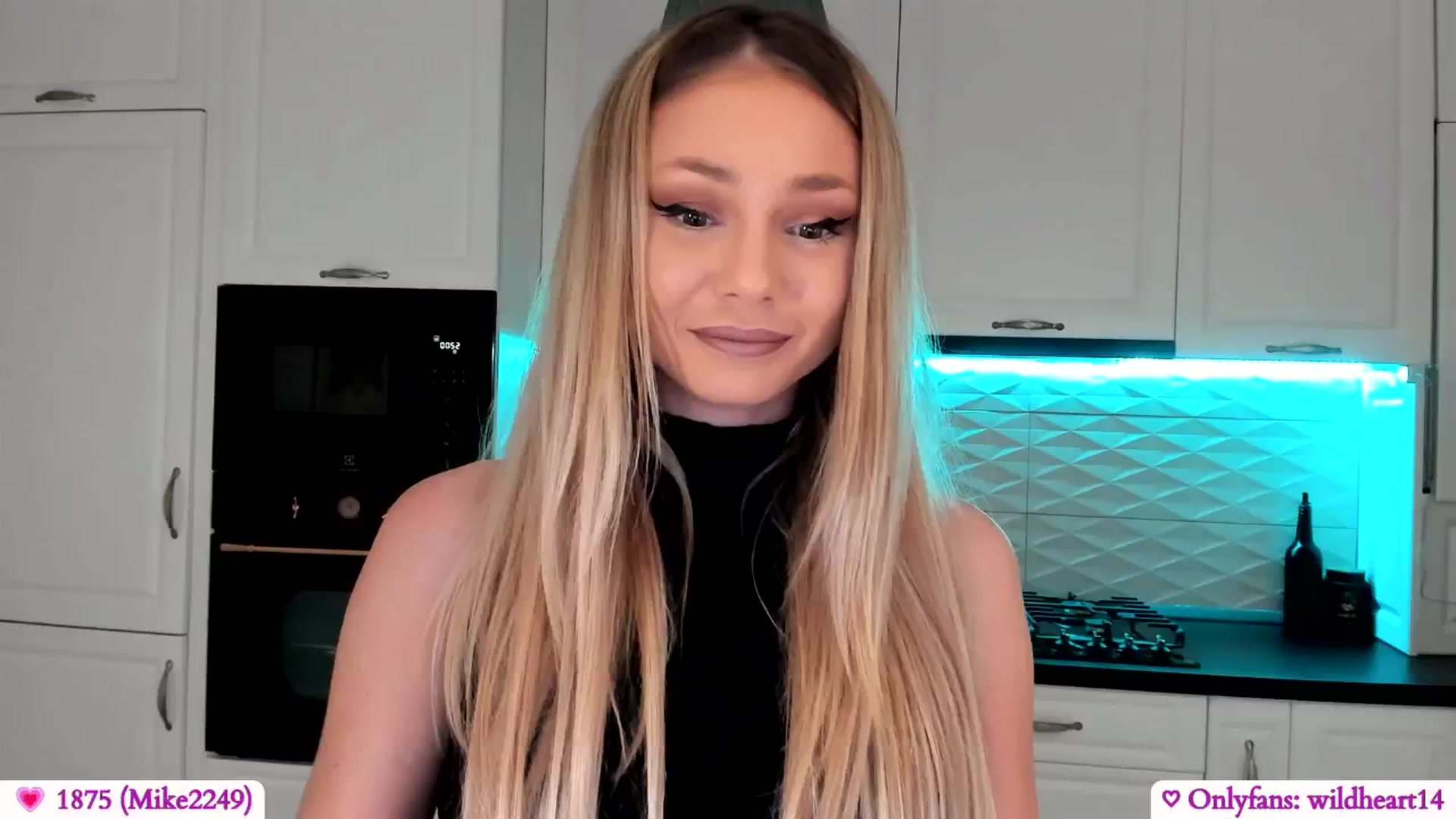 Gallery image thumbnail from Yveline's myfreecams stream on, 06/01/2025, 22:05 image 3 of 20