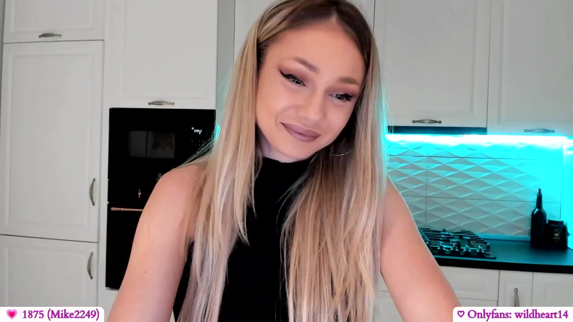 Gallery image thumbnail from Yveline's myfreecams stream on, 06/01/2025, 22:05 image 5 of 20