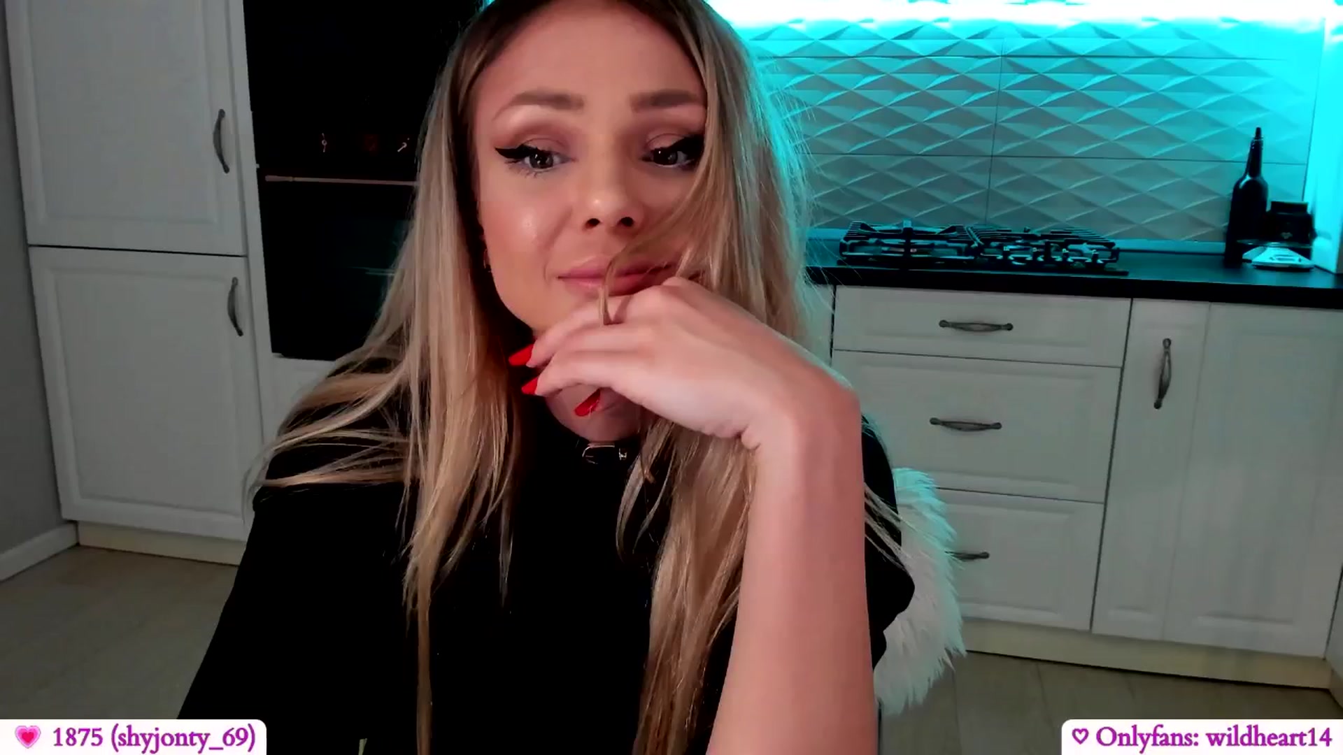 Gallery image thumbnail from Yveline's myfreecams stream on, 06/03/2025, 23:20 image 10 of 20