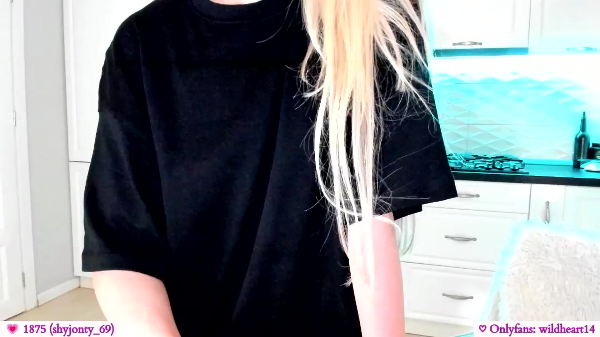 Gallery image thumbnail from Yveline's myfreecams stream on, 06/03/2025, 23:20 image 16 of 20