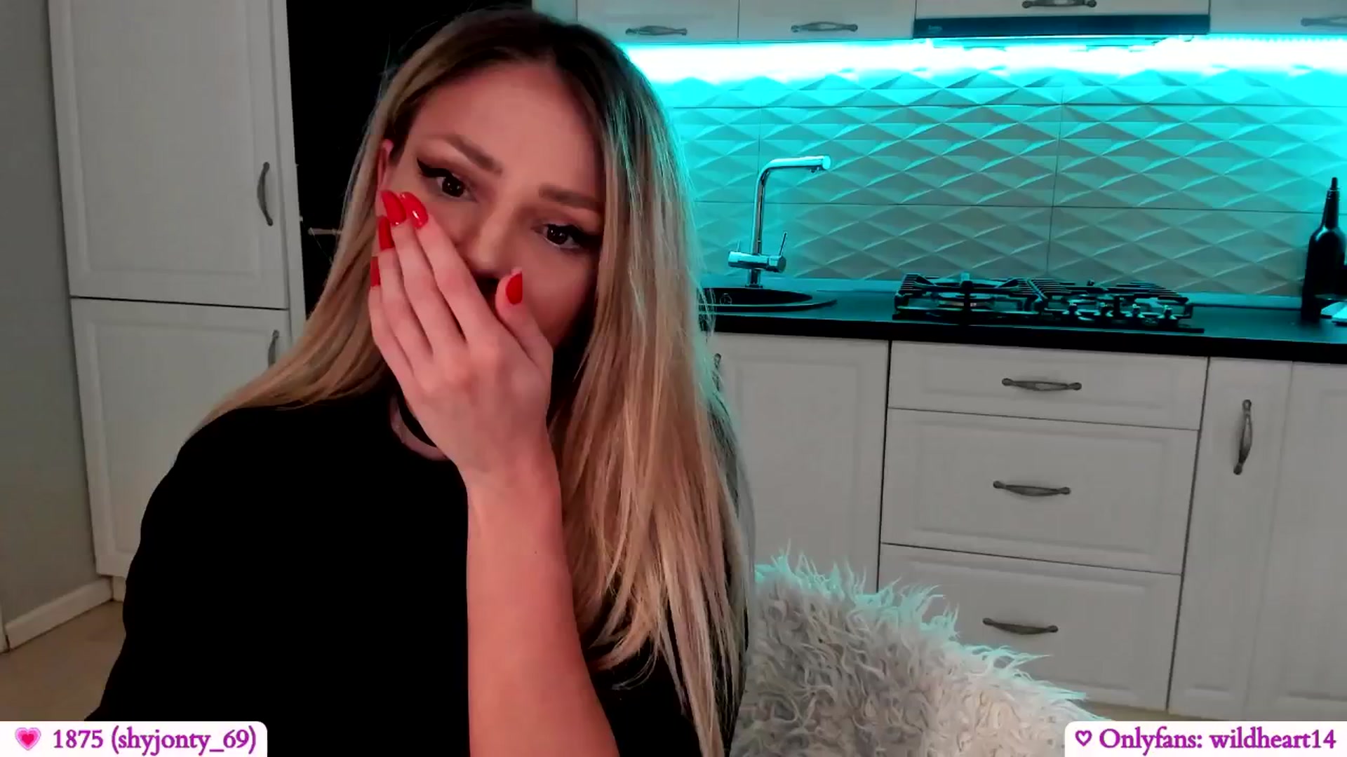 Gallery image thumbnail from Yveline's myfreecams stream on, 06/03/2025, 23:20 image 19 of 20