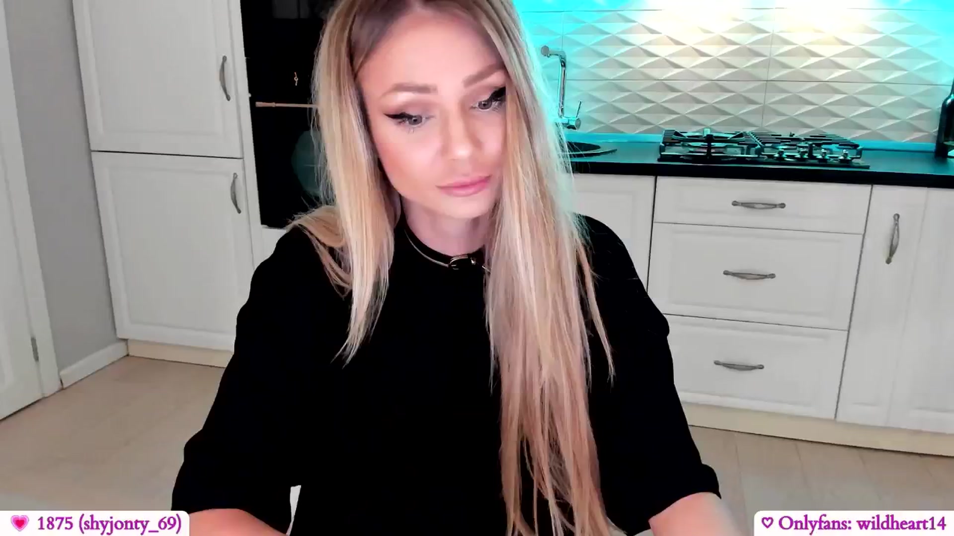 Gallery image thumbnail from Yveline's myfreecams stream on, 06/03/2025, 23:20 image 1 of 20
