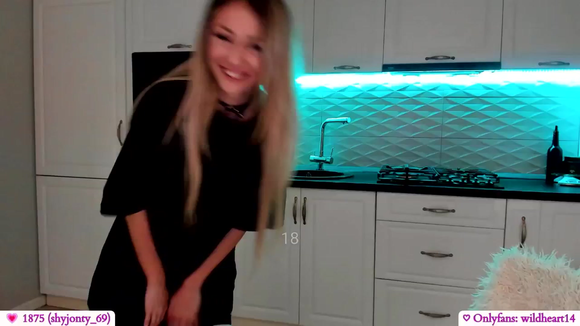 Gallery image thumbnail from Yveline's myfreecams stream on, 06/03/2025, 23:20 image 18 of 20