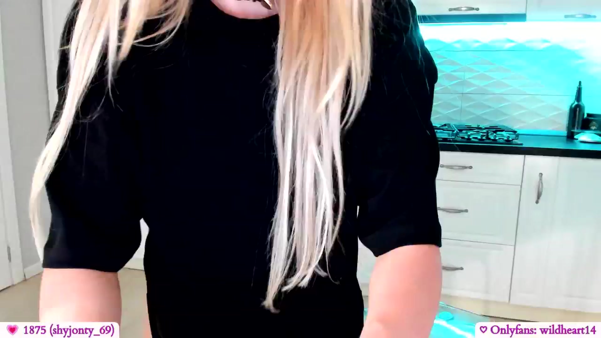 Gallery image thumbnail from Yveline's myfreecams stream on, 06/03/2025, 23:20 image 13 of 20