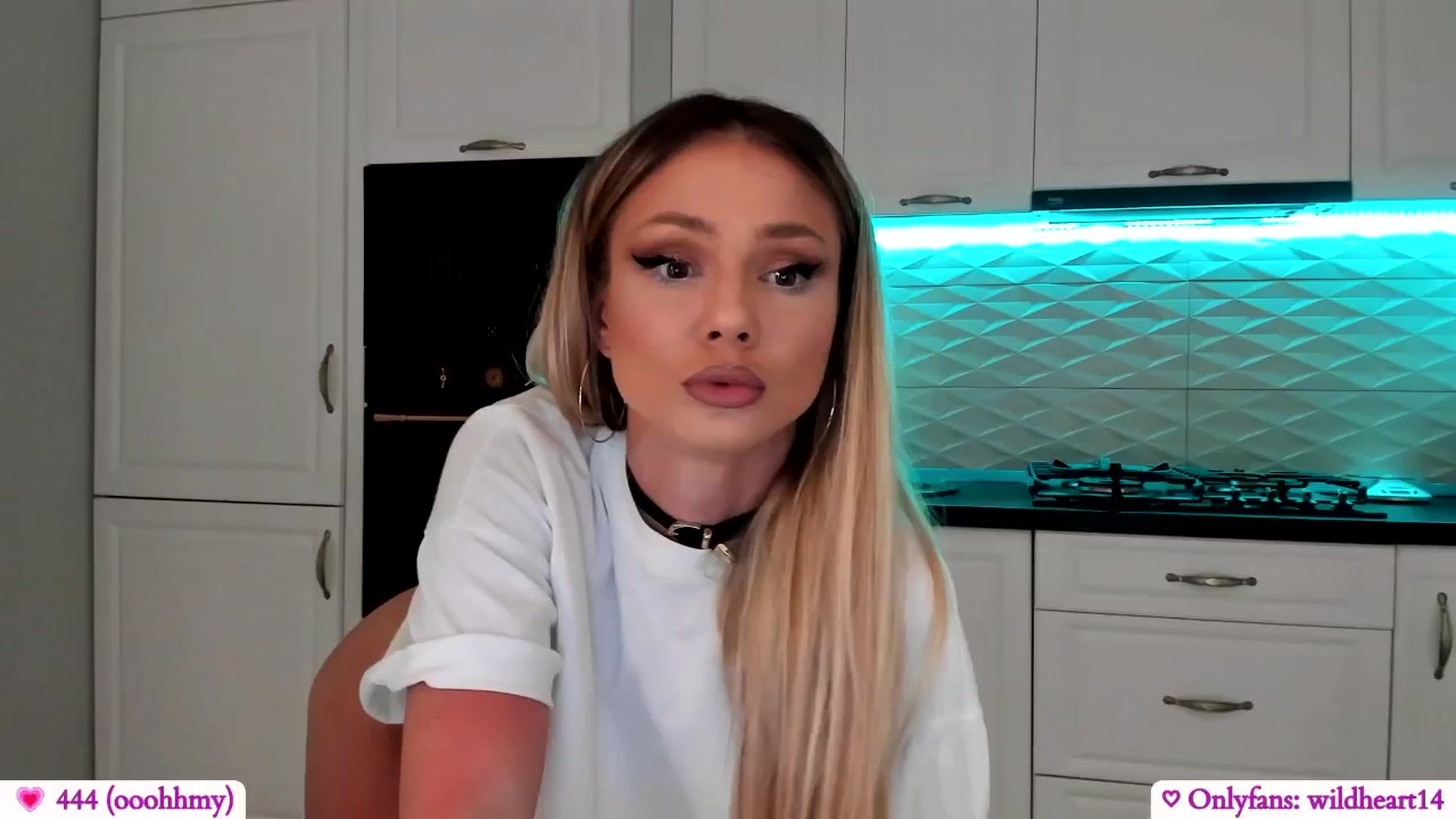 Gallery image thumbnail from Yveline's myfreecams stream on, 06/04/2025, 20:58 image 10 of 20