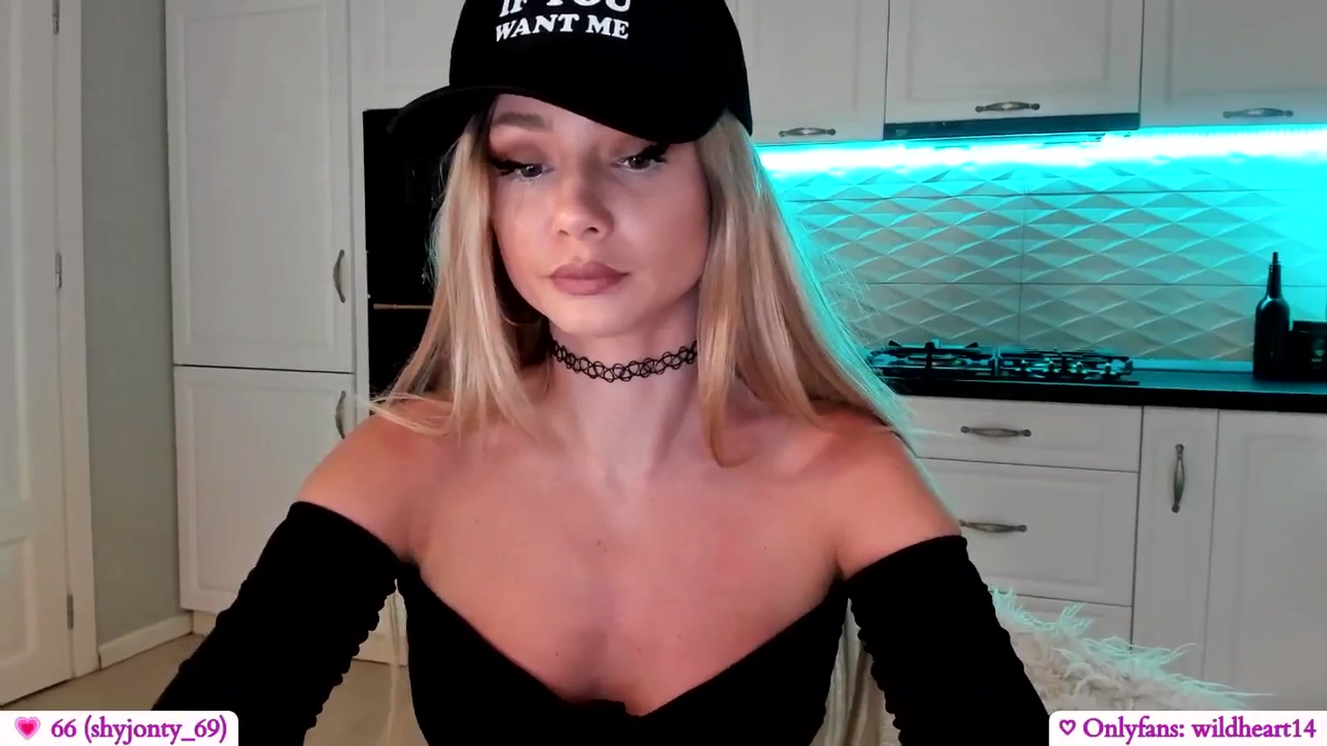 Gallery image thumbnail from Yveline's myfreecams stream on, 06/08/2025, 20:50 image 10 of 20