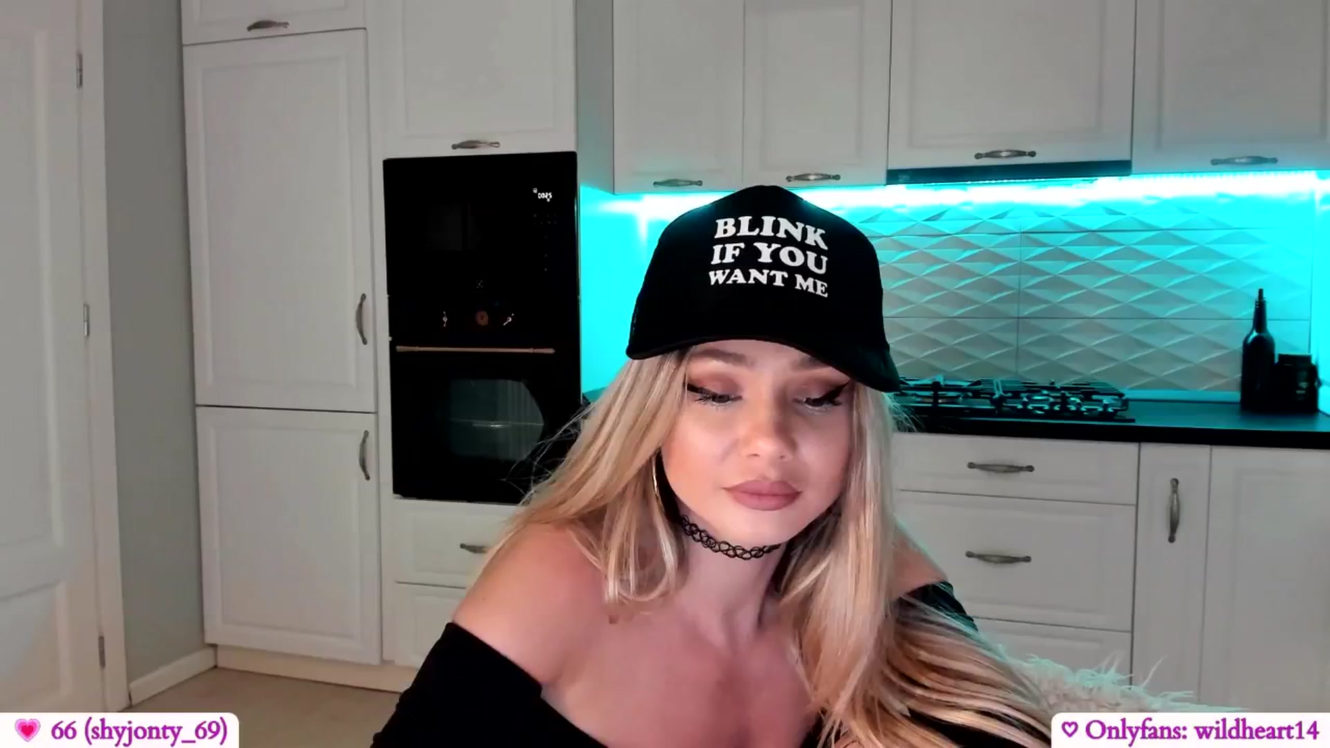 Gallery image thumbnail from Yveline's myfreecams stream on, 06/08/2025, 20:50 image 5 of 20
