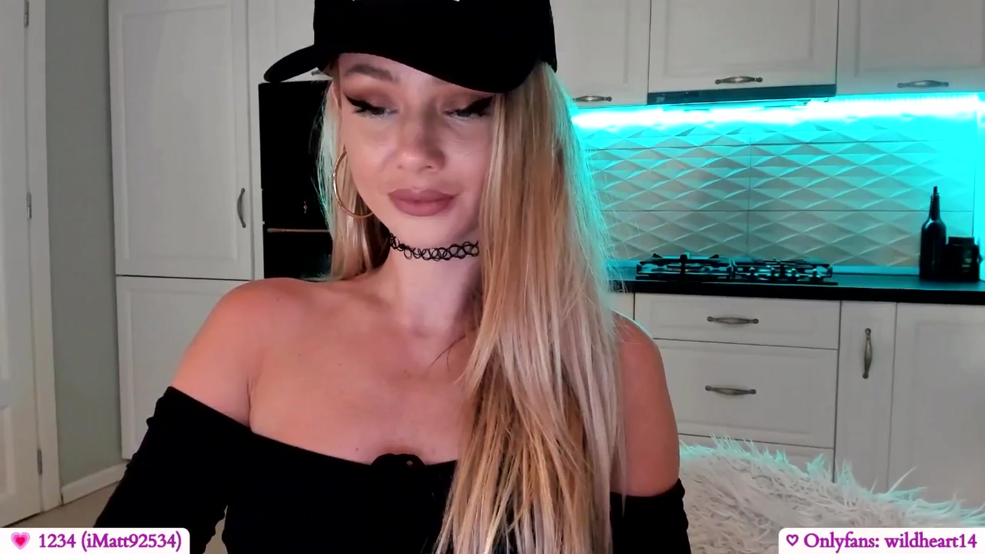 Gallery image thumbnail from Yveline's myfreecams stream on, 06/08/2025, 21:48 image 9 of 20