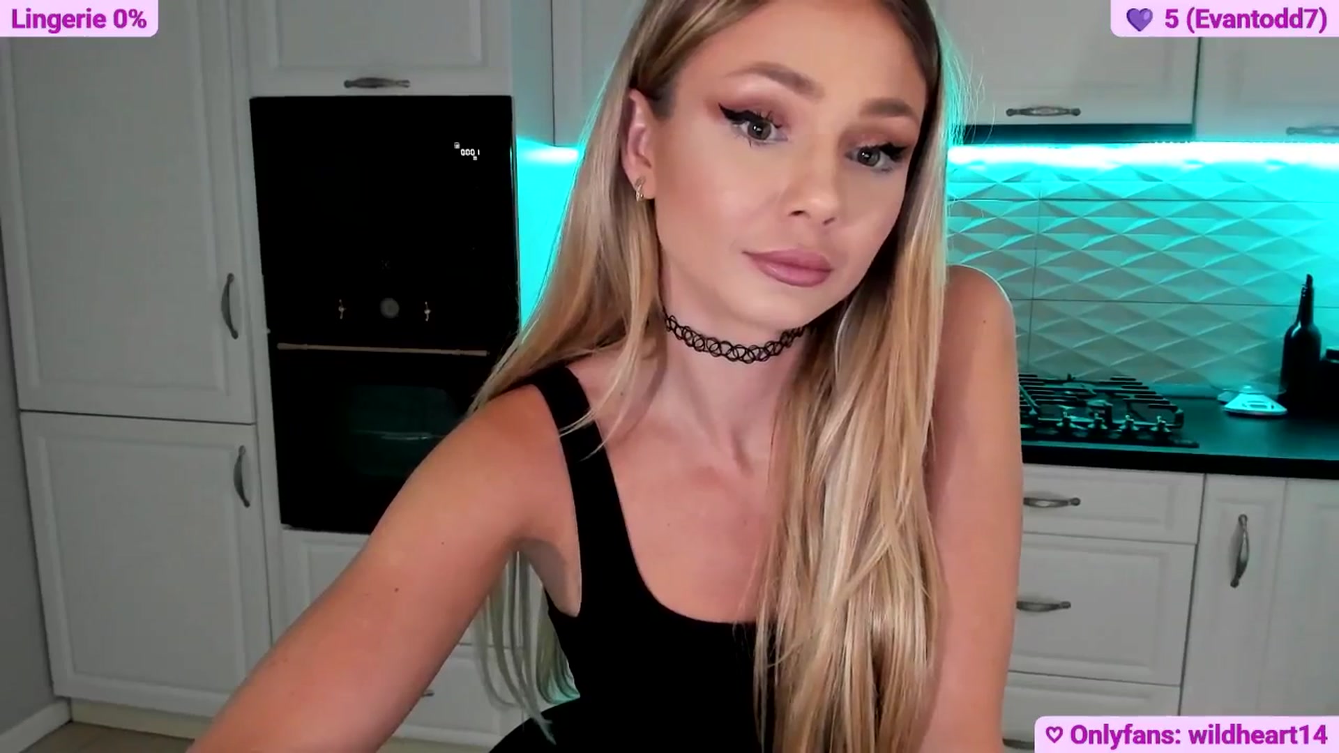Gallery image thumbnail from Yveline's myfreecams stream on, 06/12/2025, 20:31 image 4 of 20