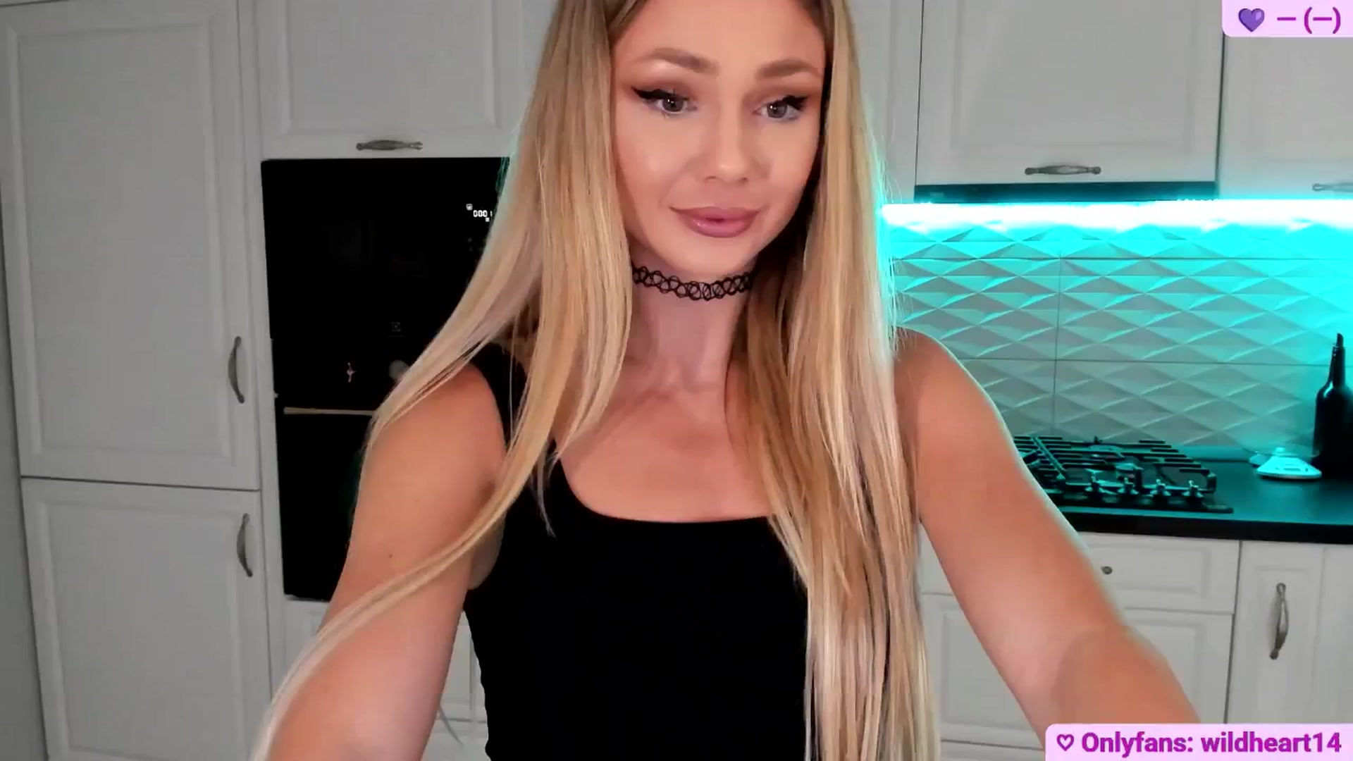 Gallery image thumbnail from Yveline's myfreecams stream on, 06/12/2025, 20:31 image 1 of 20