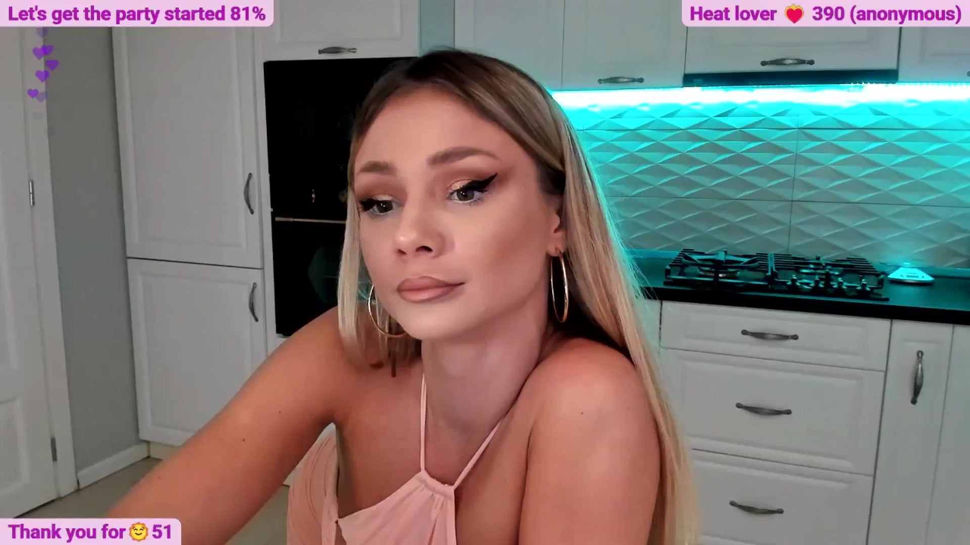 Gallery image thumbnail from Yveline's myfreecams stream on, 06/16/2025, 18:34 image 8 of 20