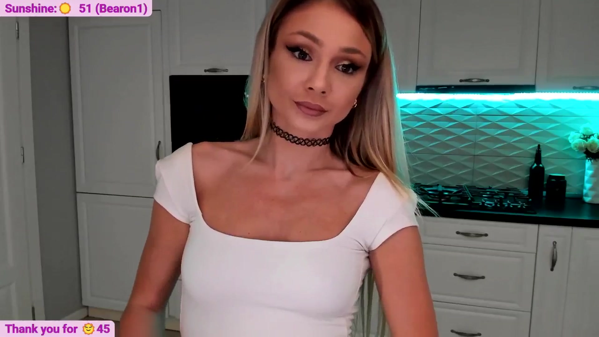Gallery image thumbnail from Yveline's myfreecams stream on, 06/18/2025, 22:28 image 2 of 20