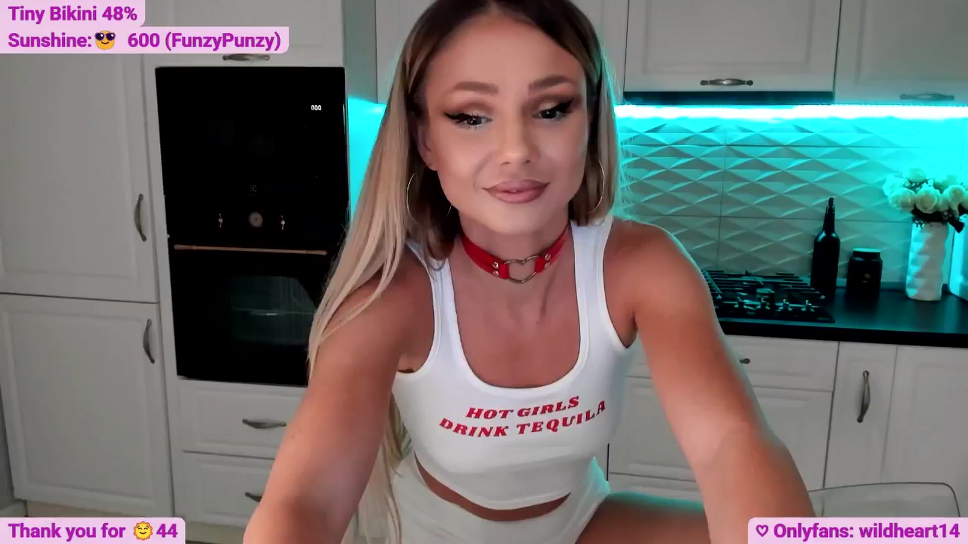 Gallery image thumbnail from Yveline's myfreecams stream on, 06/20/2025, 18:17 image 11 of 20