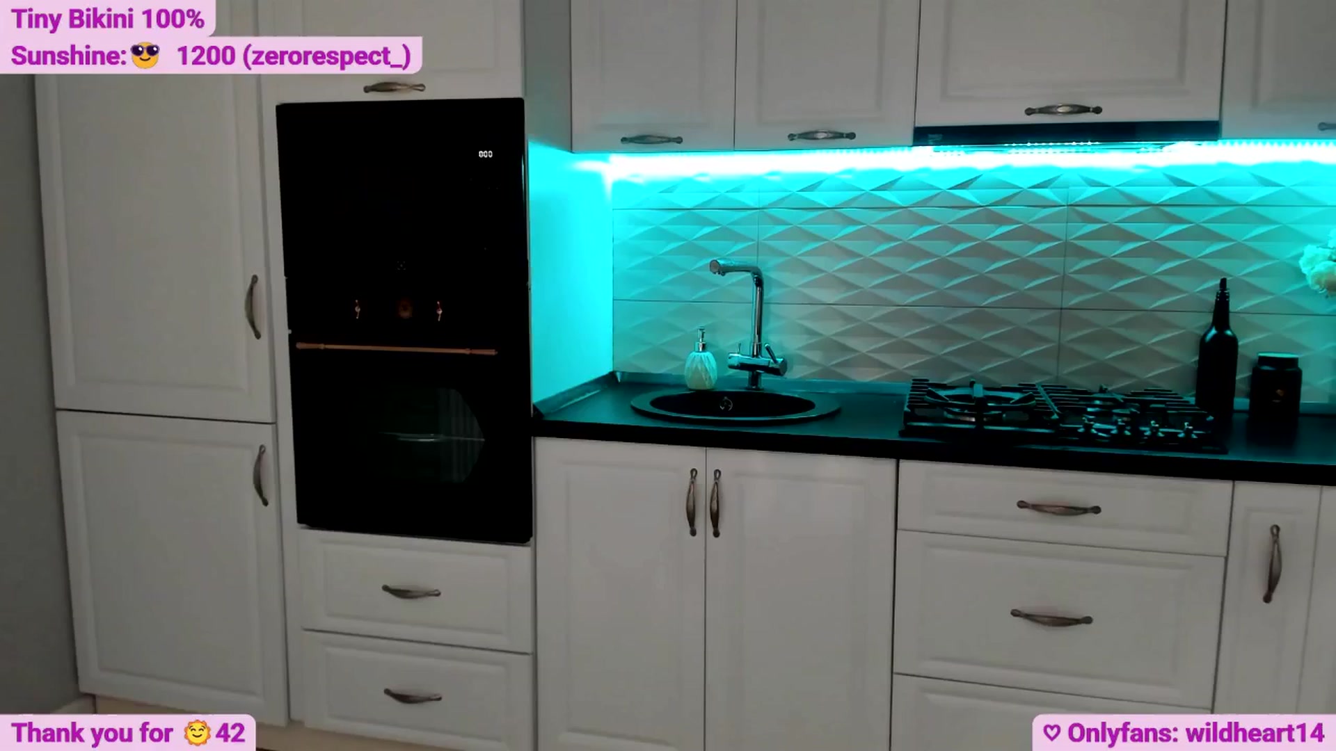 Gallery image thumbnail from Yveline's myfreecams stream on, 06/20/2025, 19:26 image 4 of 20