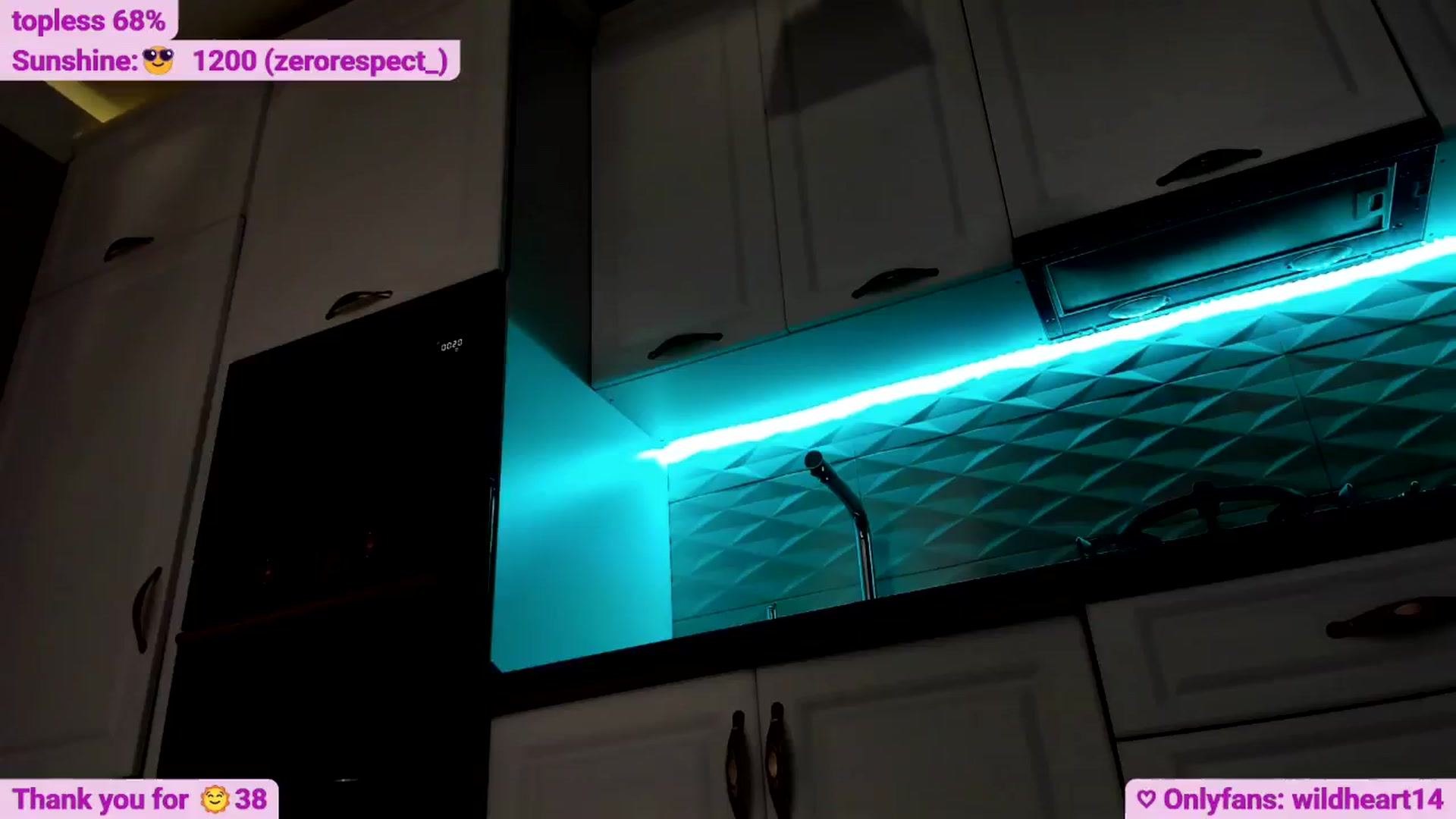 Gallery image thumbnail from Yveline's myfreecams stream on, 06/20/2025, 23:49 image 3 of 20