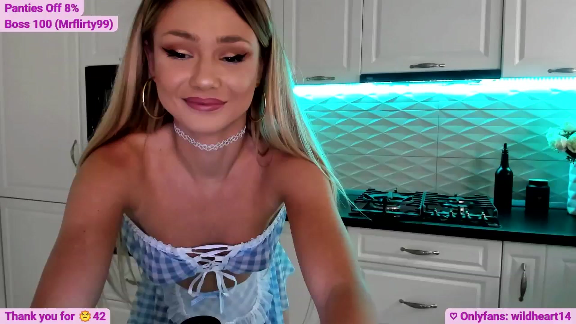 Gallery image thumbnail from Yveline's myfreecams stream on, 06/21/2025, 15:18 image 1 of 20
