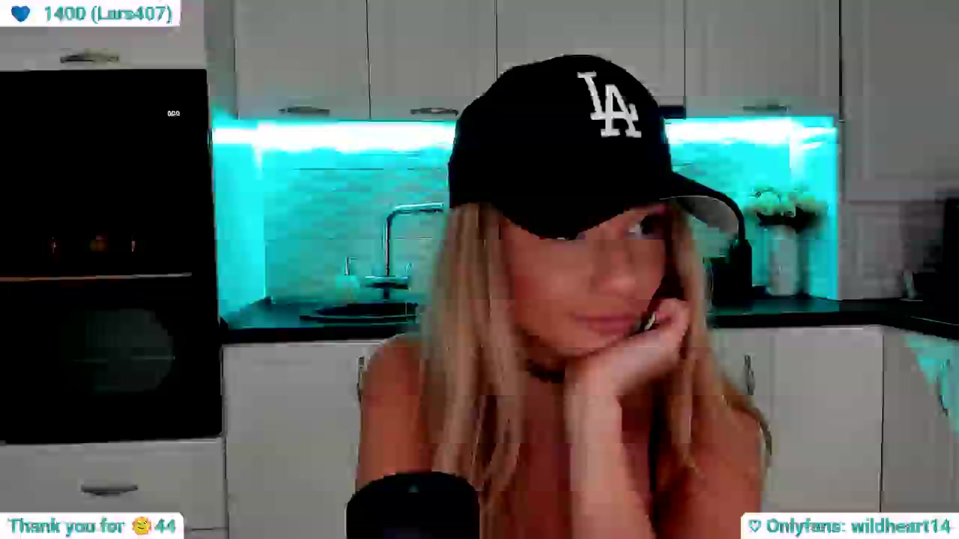 Gallery image thumbnail from Yveline's myfreecams stream on, 06/25/2025, 24:08 image 16 of 20