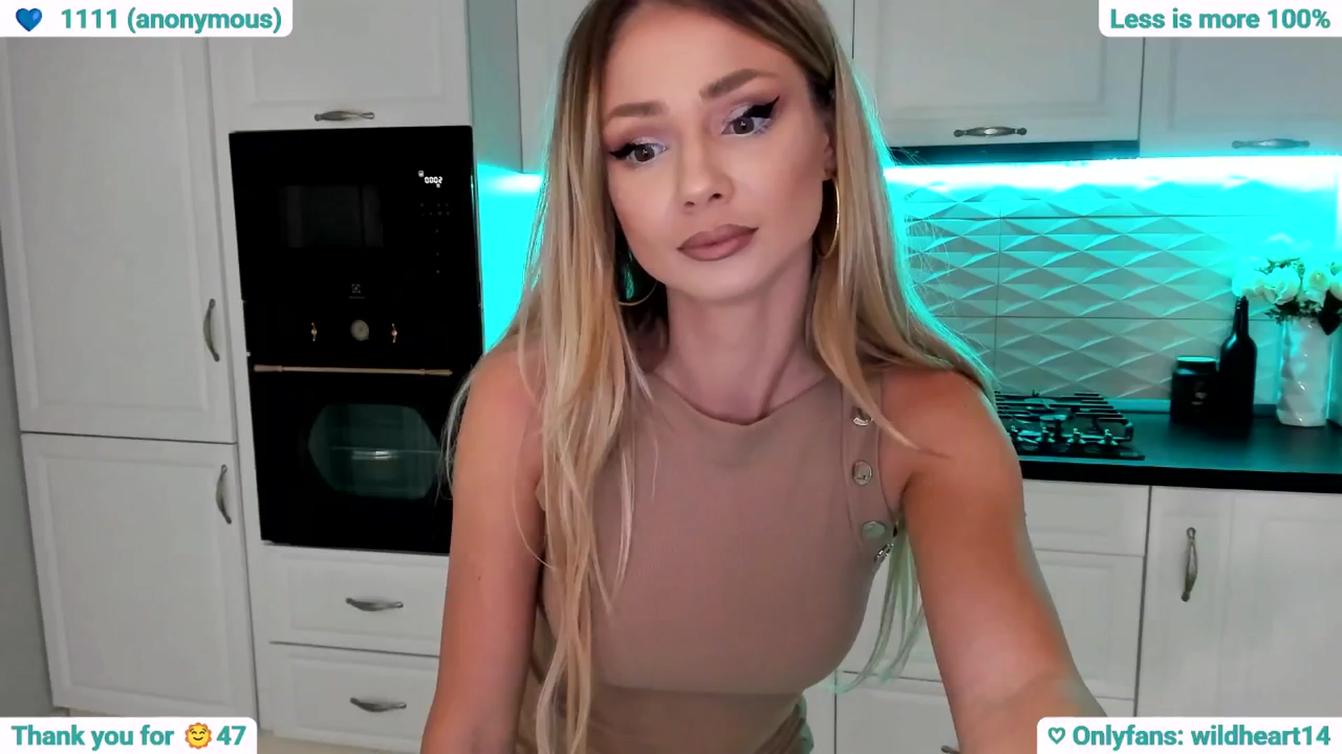 Gallery image thumbnail from Yveline's myfreecams stream on, 06/27/2025, 17:17 image 12 of 20