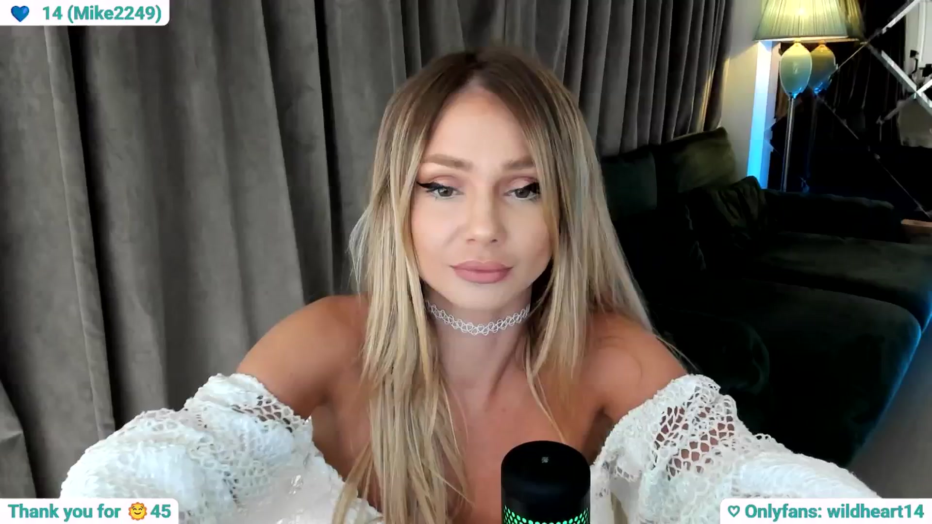 Gallery image thumbnail from Yveline's myfreecams stream on, 06/30/2025, 21:18 image 2 of 20