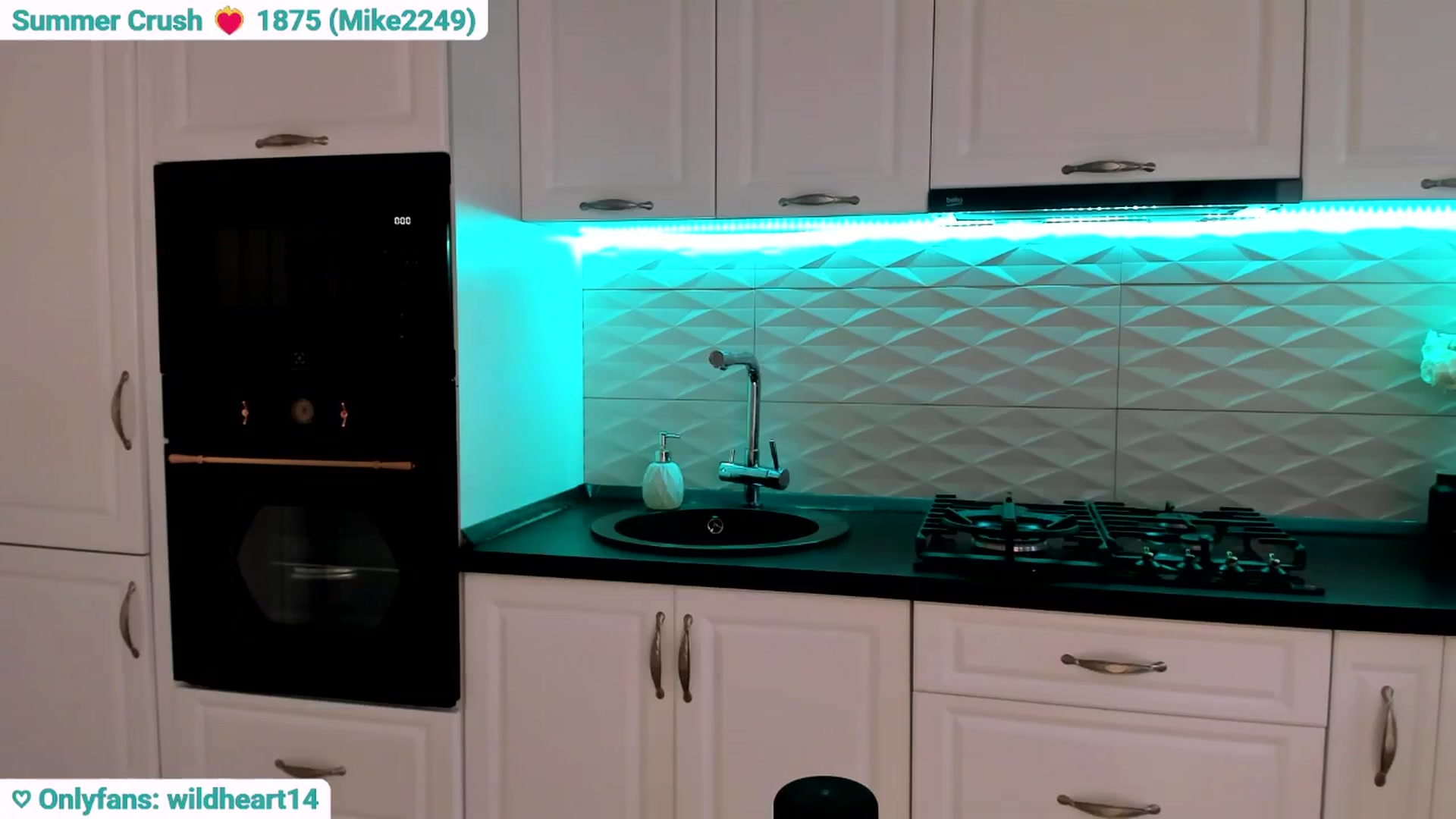 Gallery image thumbnail from Yveline's myfreecams stream on, 07/01/2025, 15:39 image 10 of 20